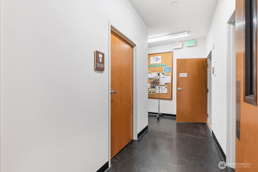 1322 S Bayview