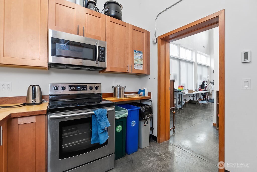 1322 S Bayview