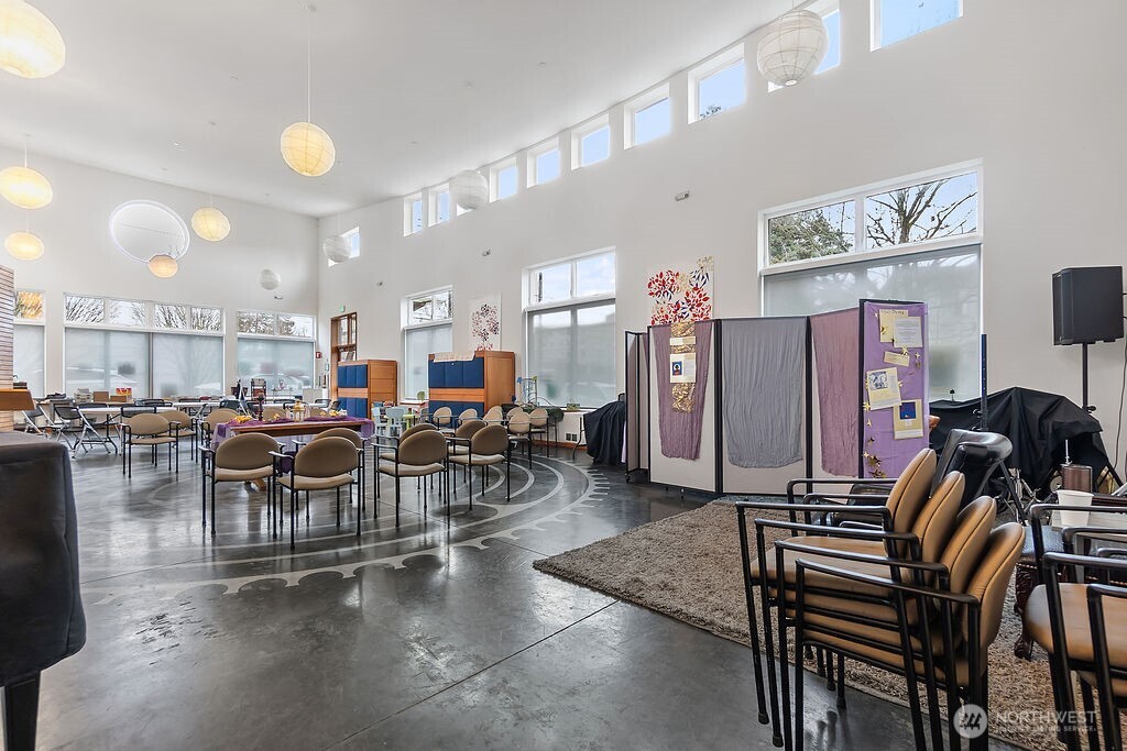 1322 S Bayview