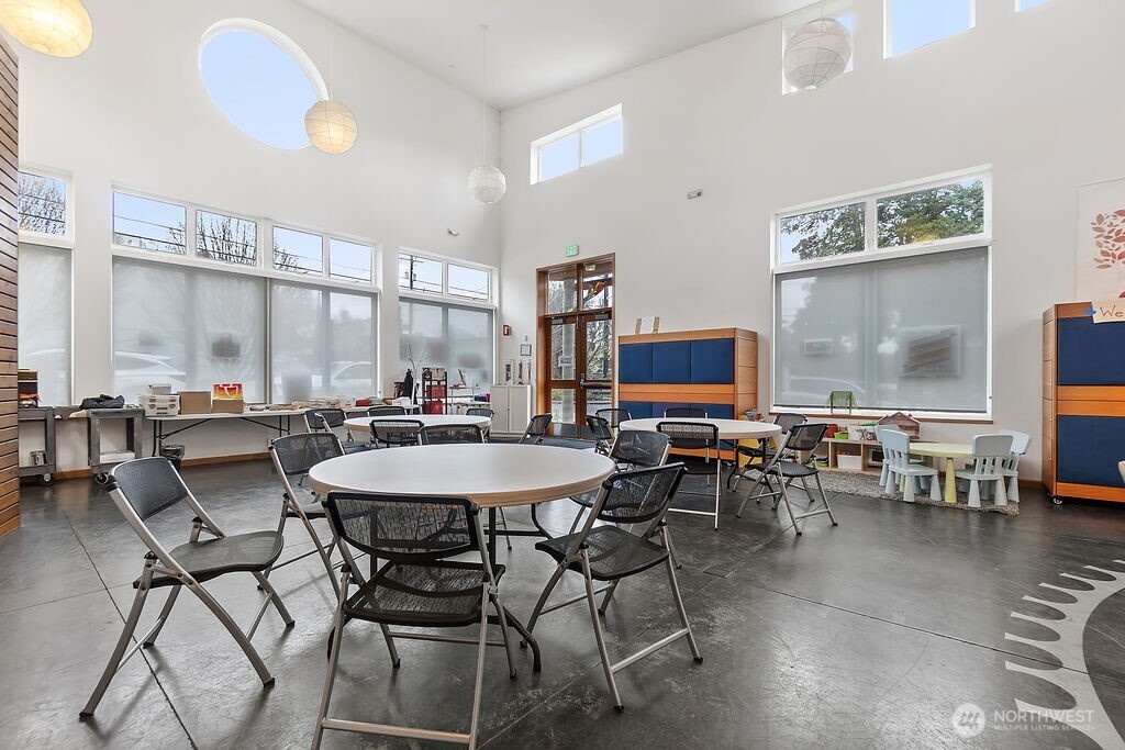 1322 S Bayview