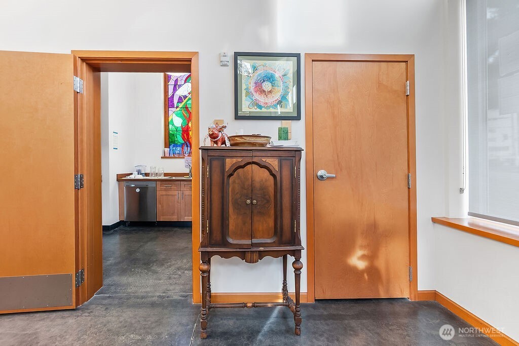 1322 S Bayview
