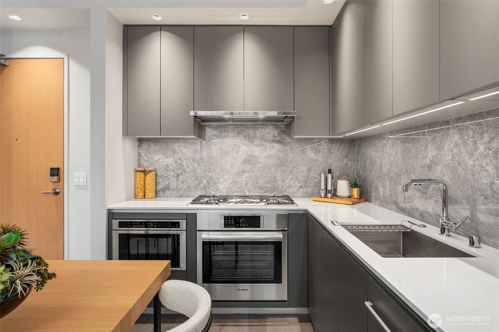 2510 6th Avenue Unit: 3303