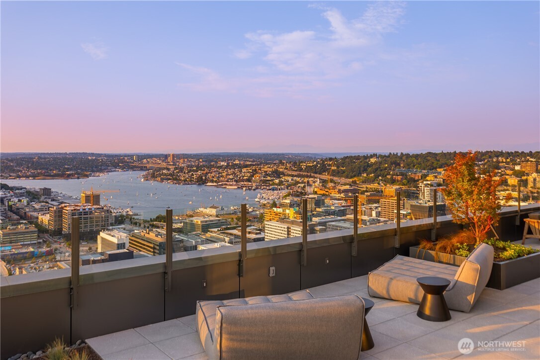 2510 6th Avenue Unit: 3303