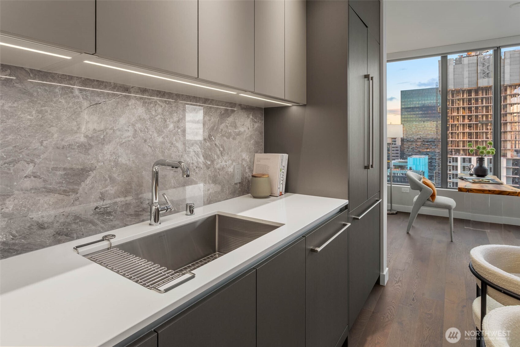 2510 6th Avenue Unit: 3303