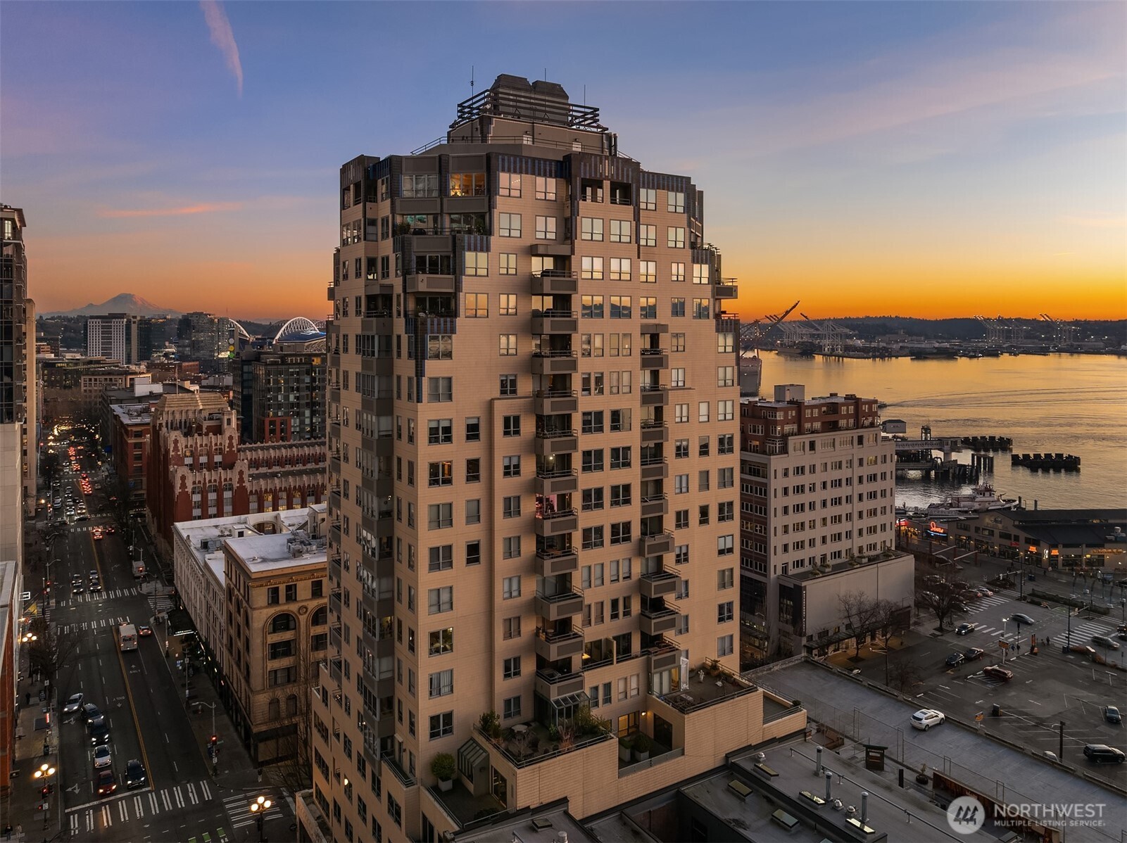 1107 1st Avenue Unit: 602