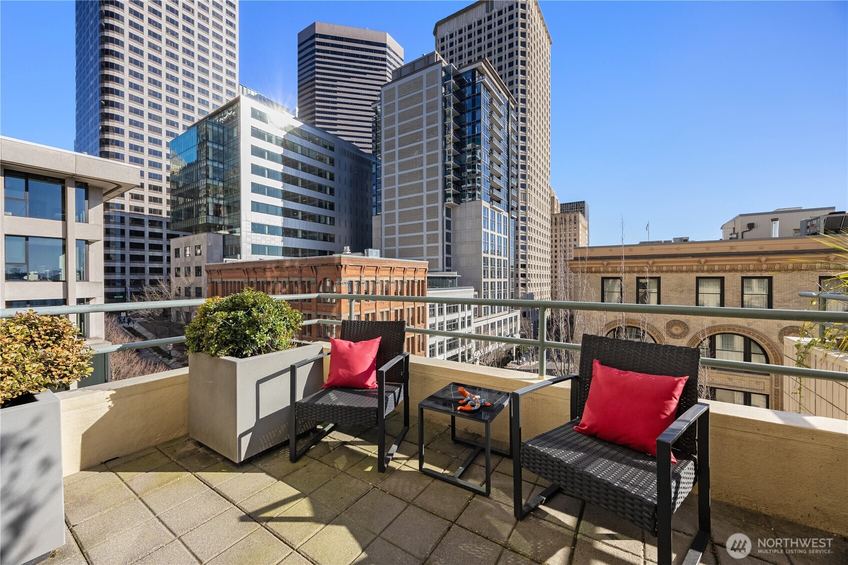 1107 1st Avenue Unit: 602