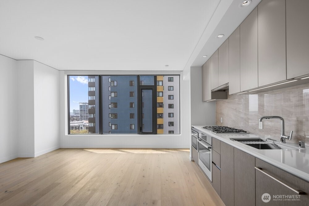 2510 6th Avenue Unit: 1107