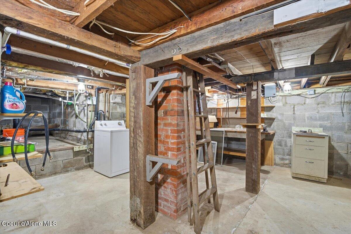 349 Rocky Point Loop Rd