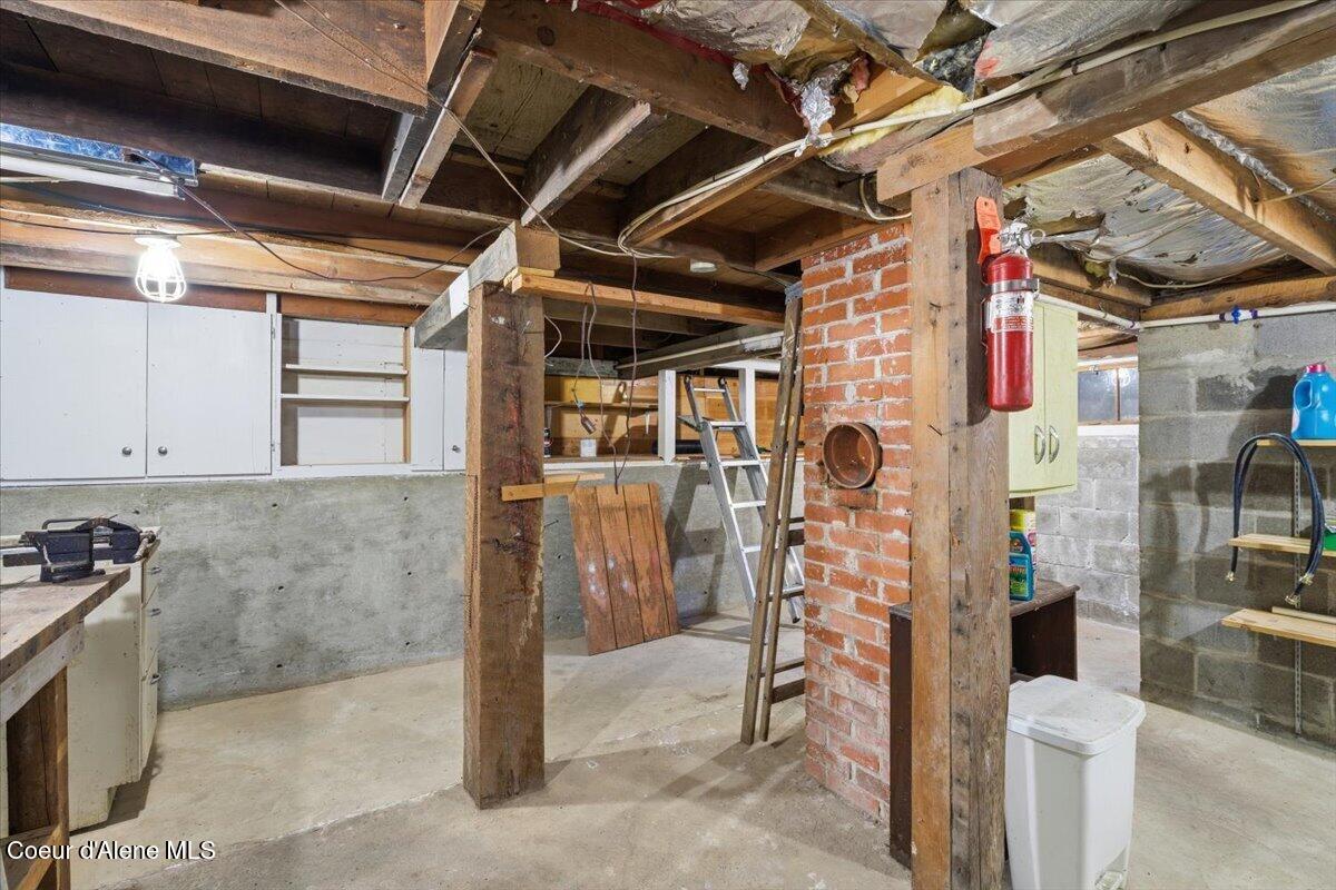 349 Rocky Point Loop Rd