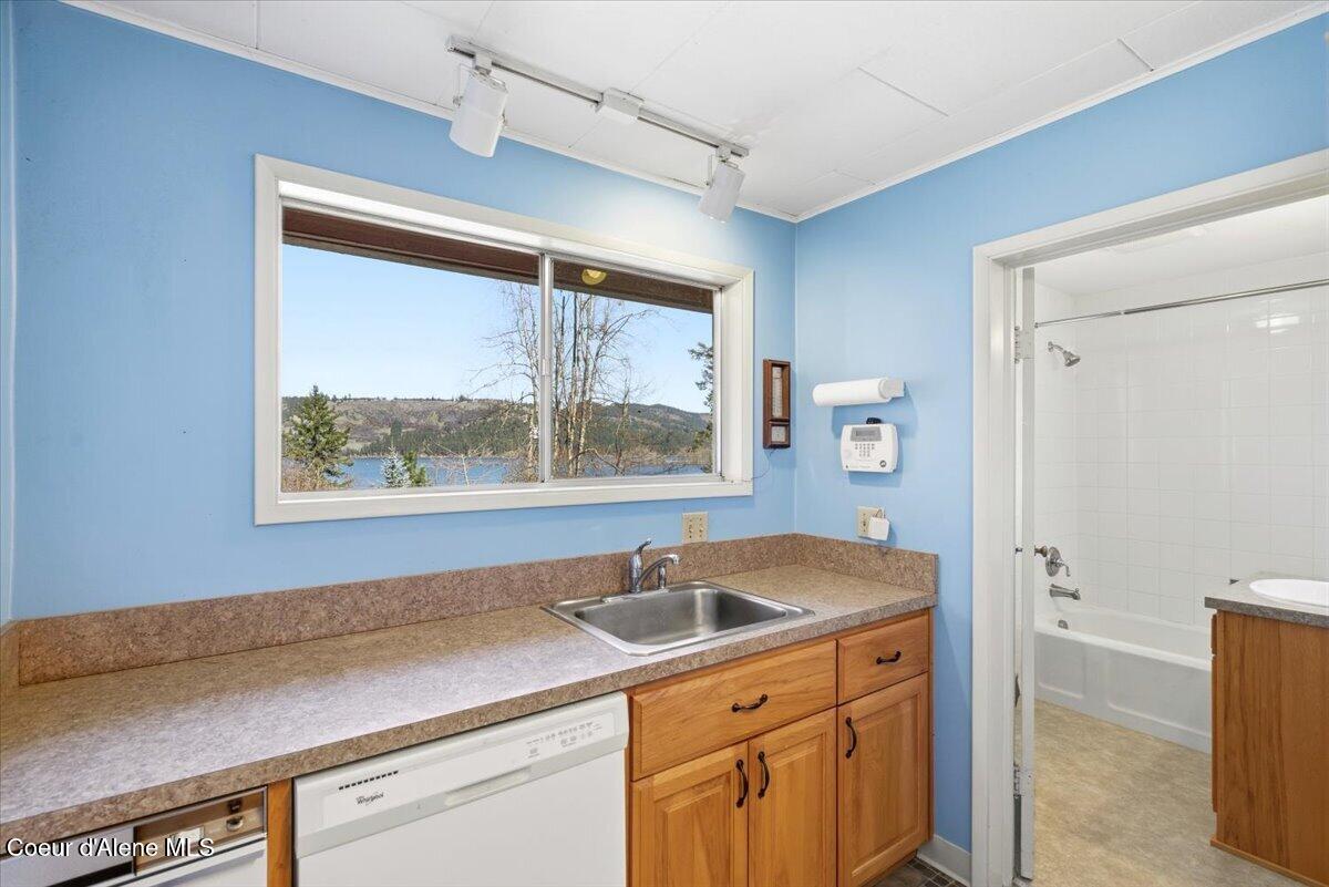 349 Rocky Point Loop Rd