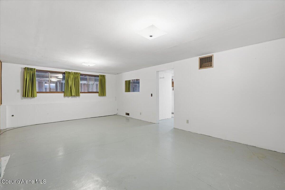 2035 St Joe River Rd, St. Maries