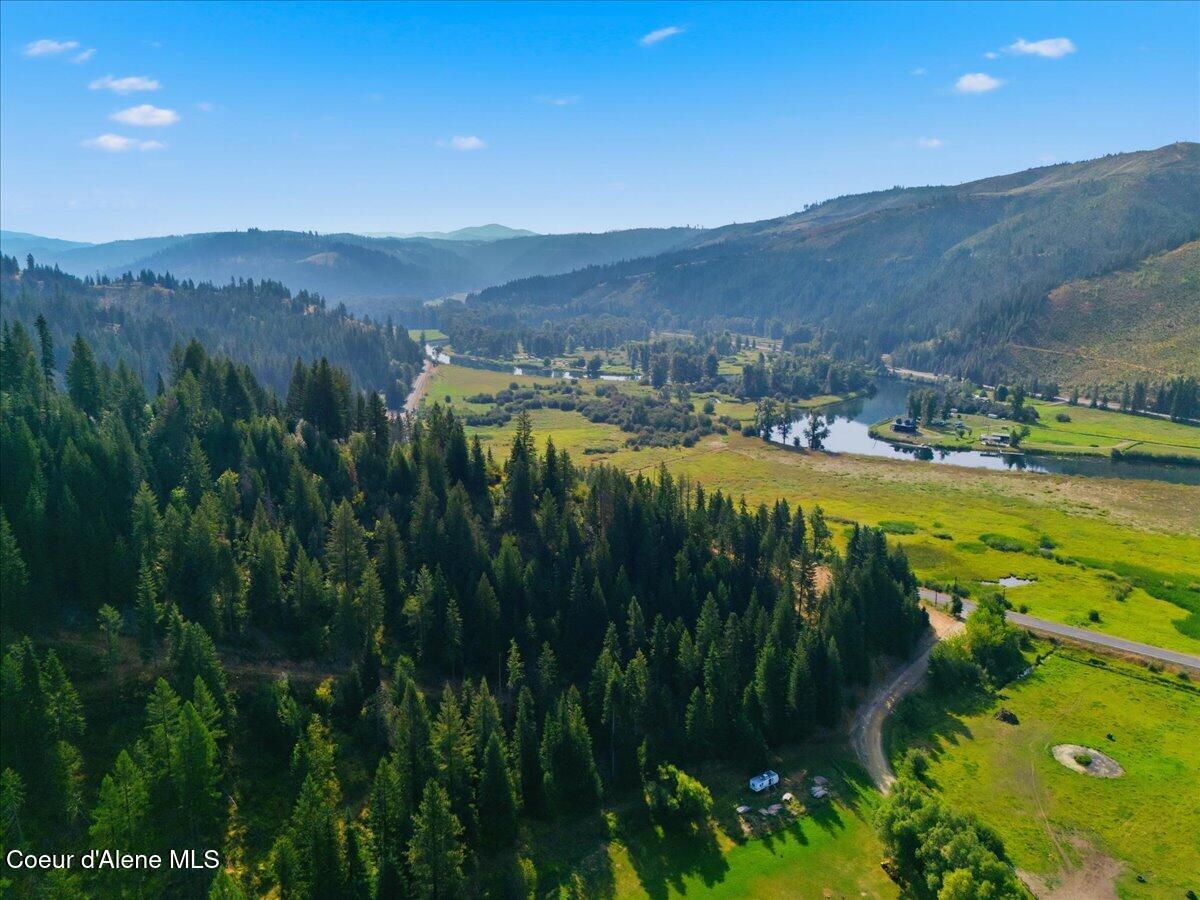 484 Ahrs Loop RD, St. Maries