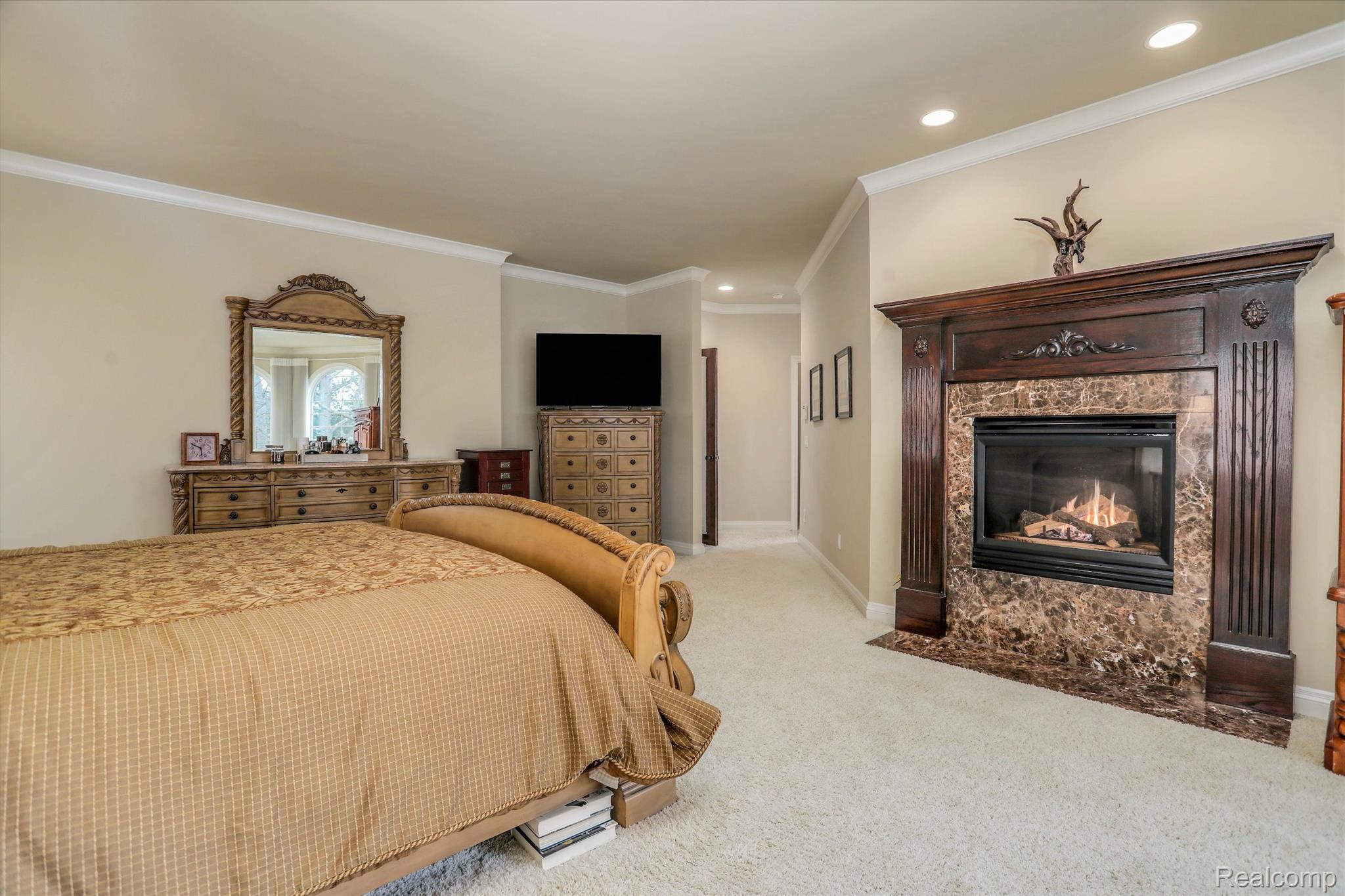 8325 COTSWOLD Lane