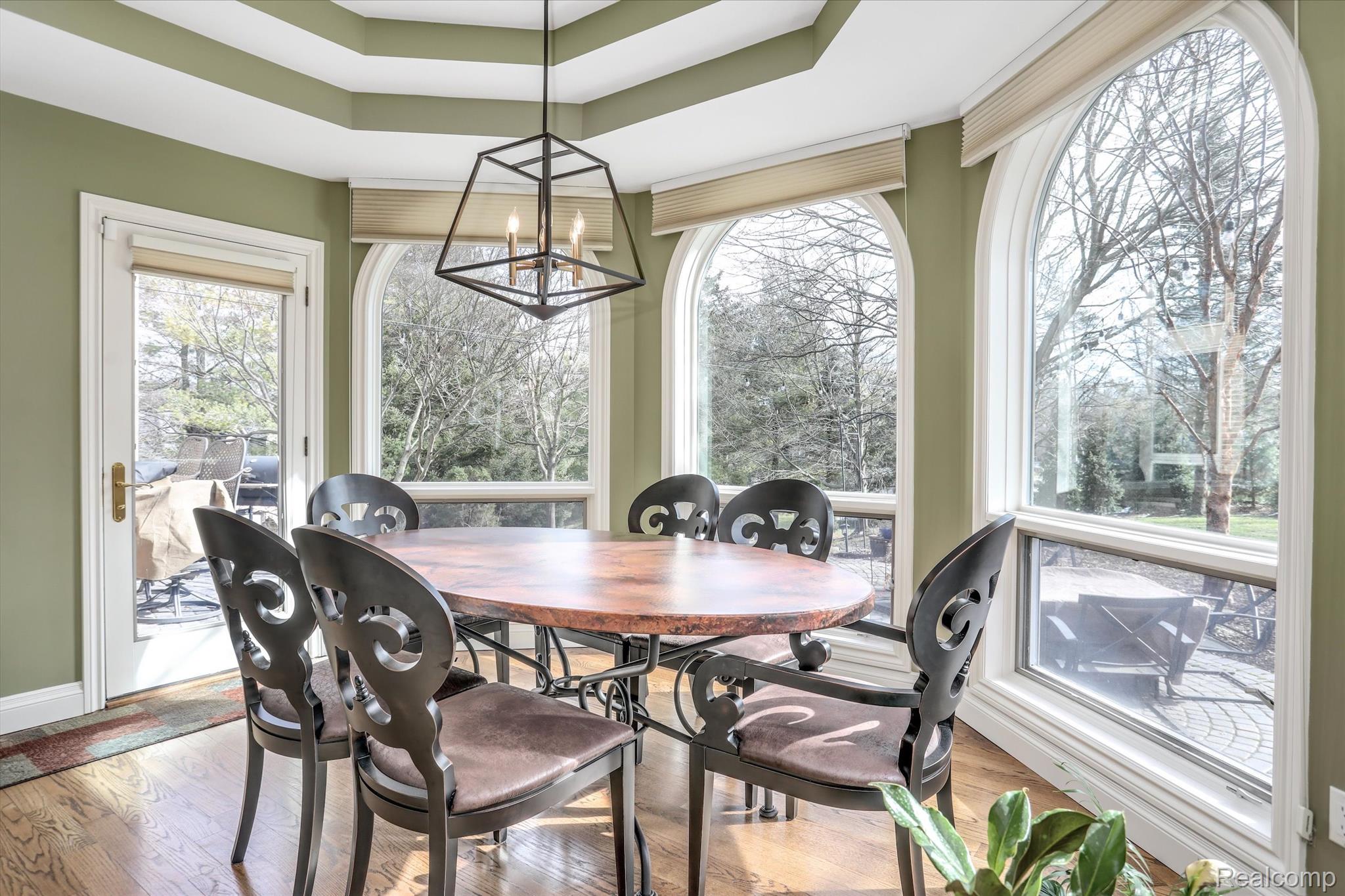 8325 COTSWOLD Lane