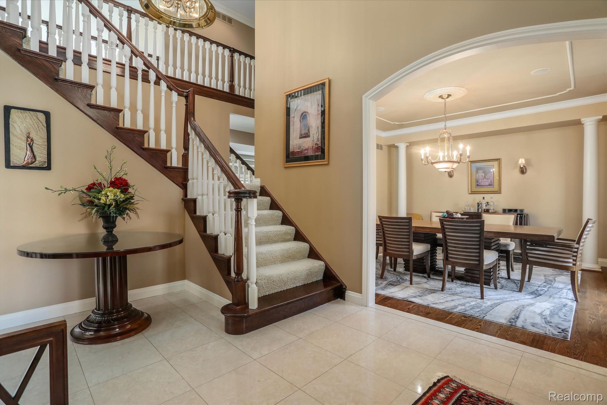 8325 COTSWOLD Lane