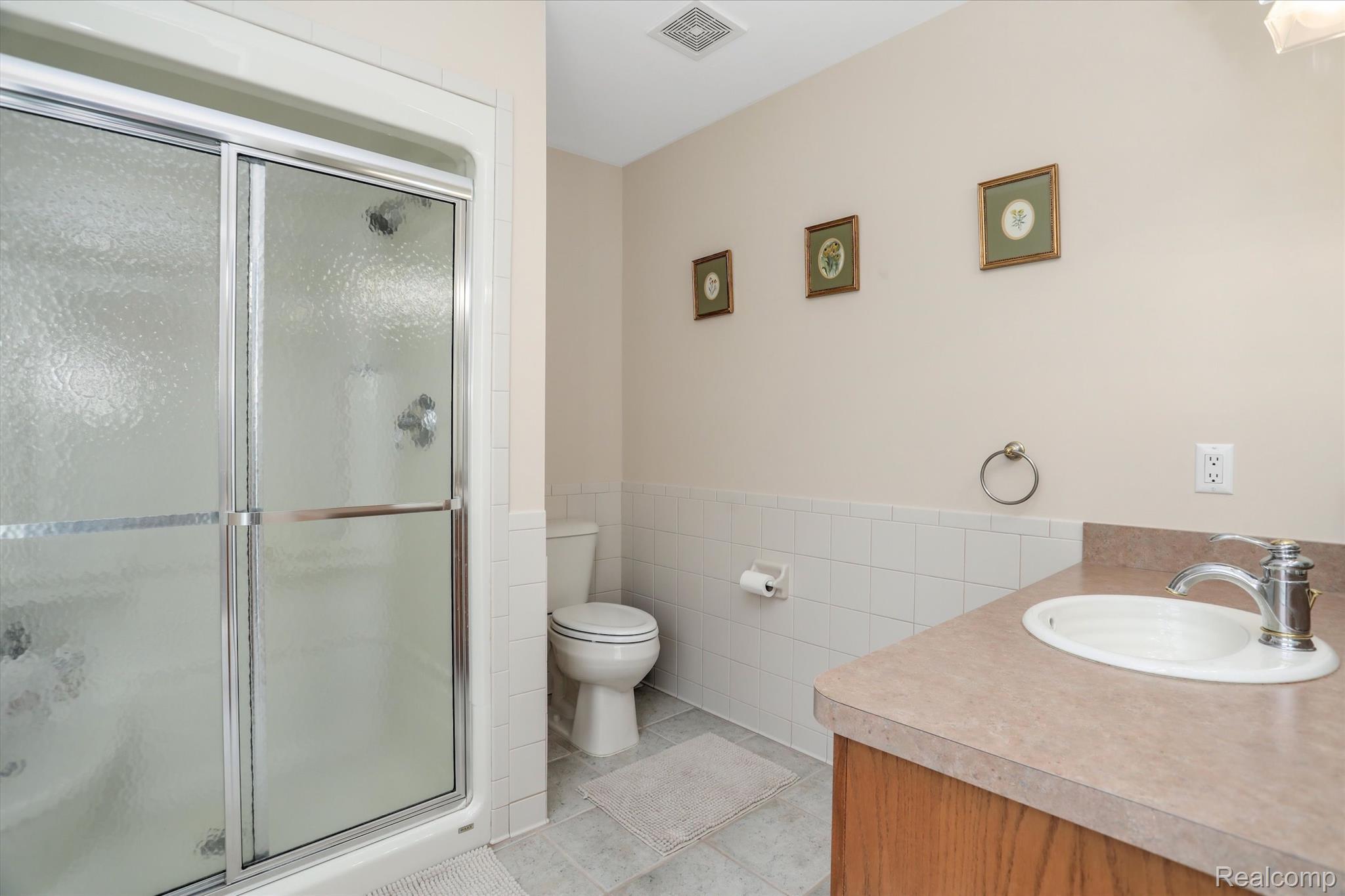 8325 COTSWOLD Lane