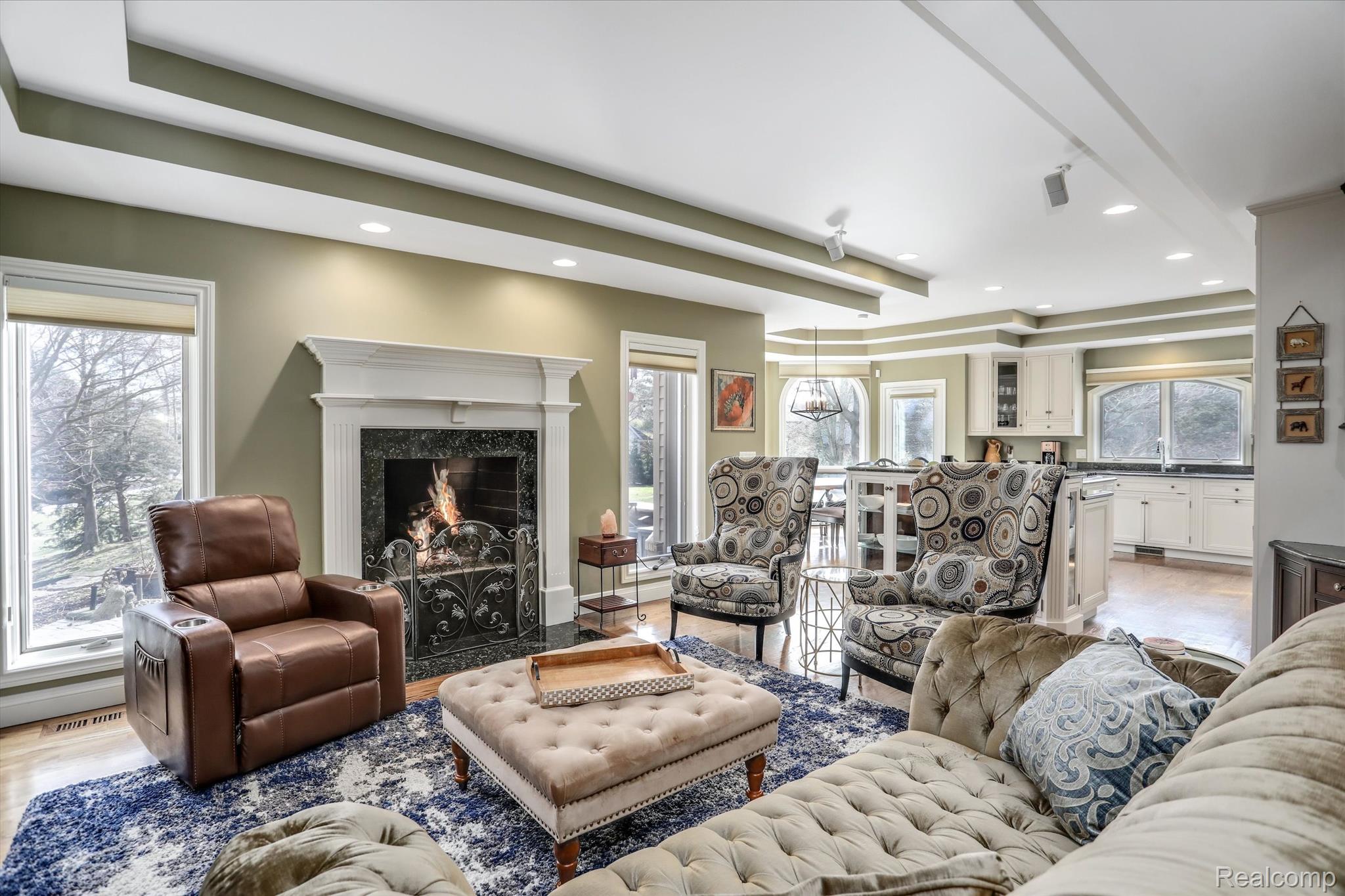 8325 COTSWOLD Lane