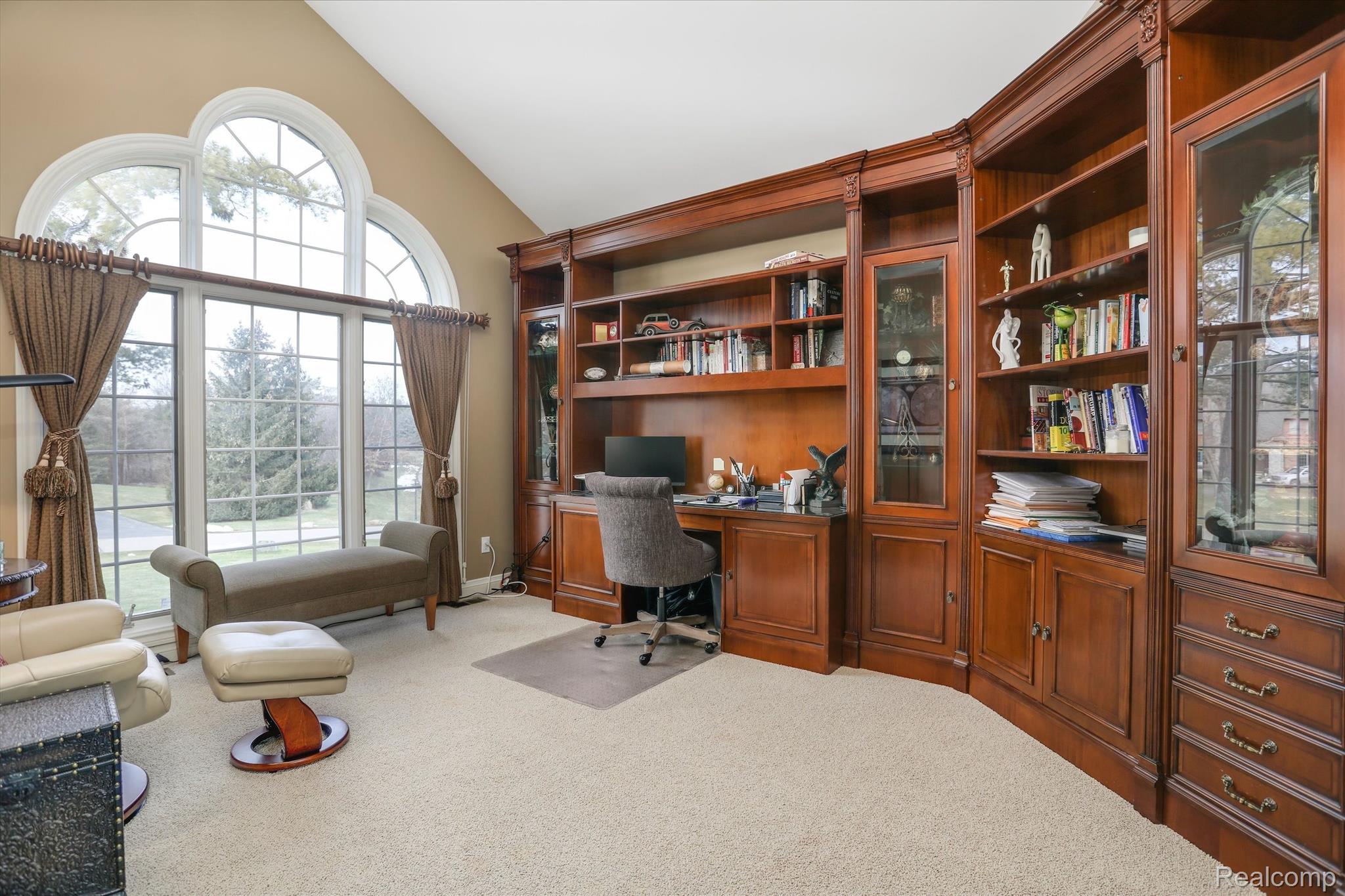 8325 COTSWOLD Lane