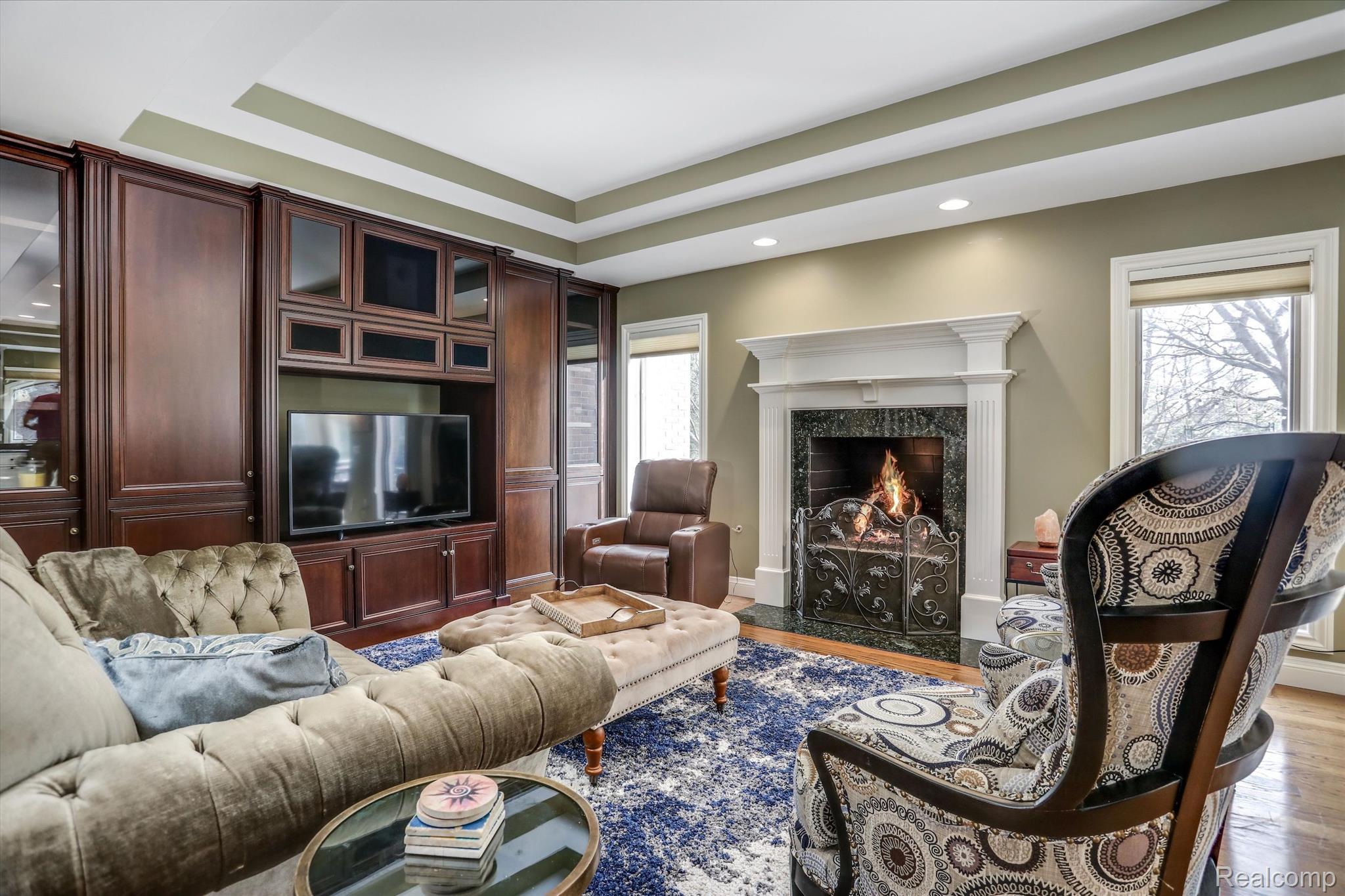 8325 COTSWOLD Lane