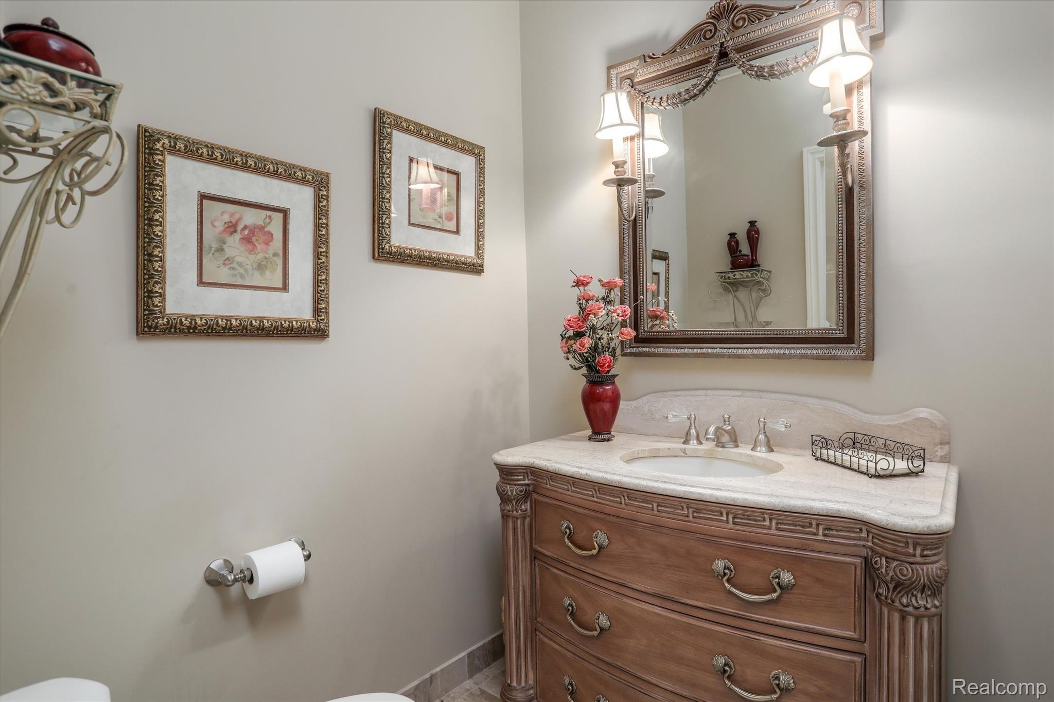 8325 COTSWOLD Lane