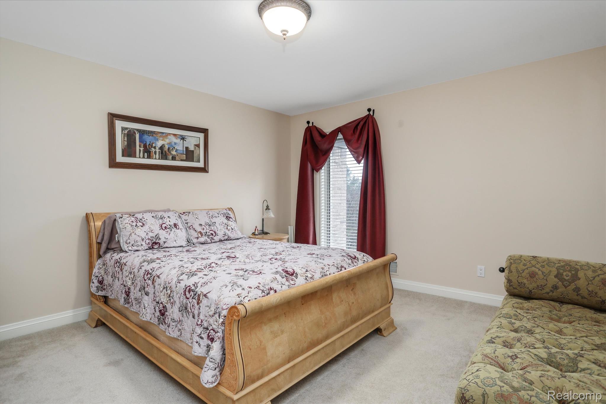 8325 COTSWOLD Lane