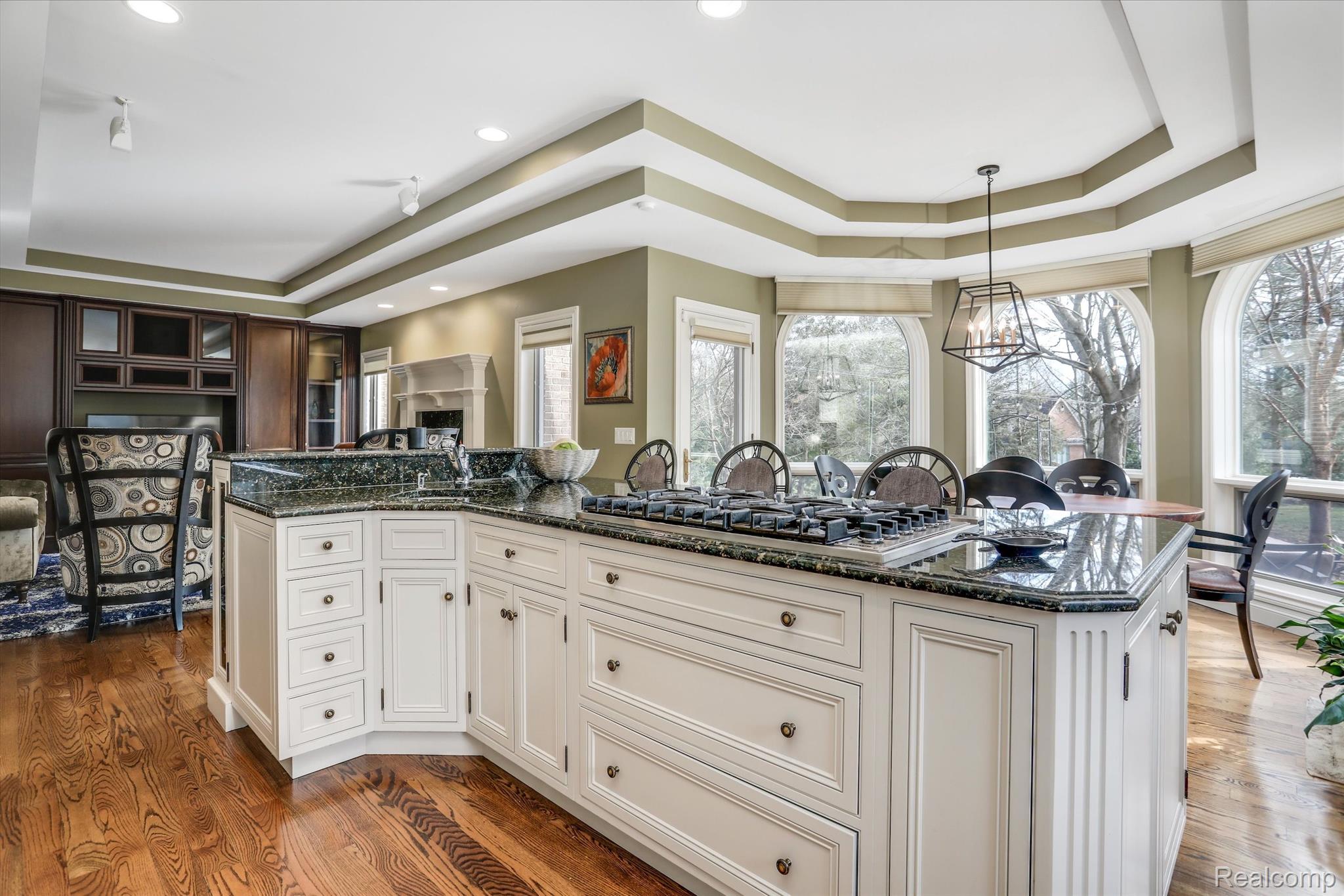 8325 COTSWOLD Lane