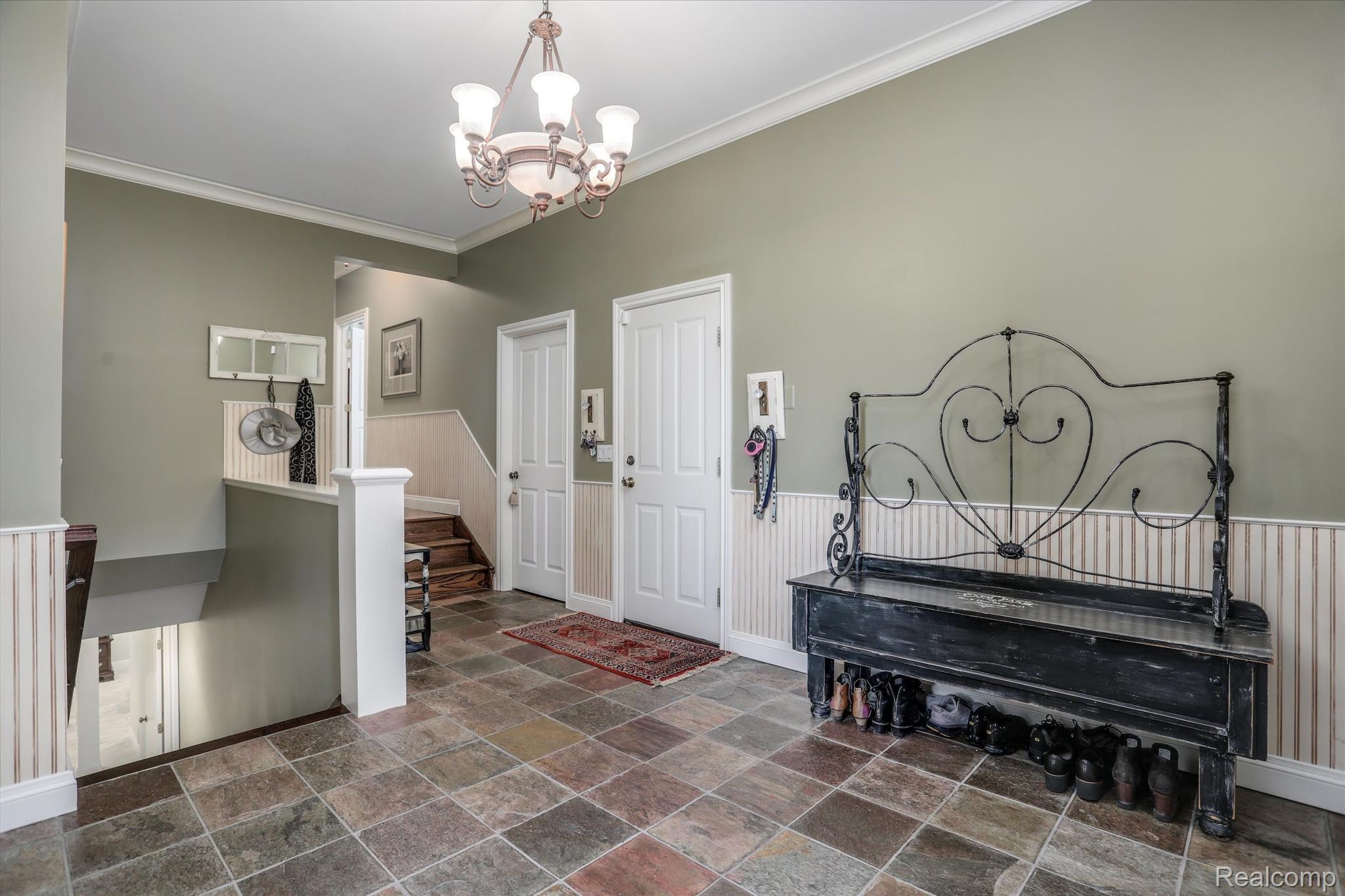 8325 COTSWOLD Lane