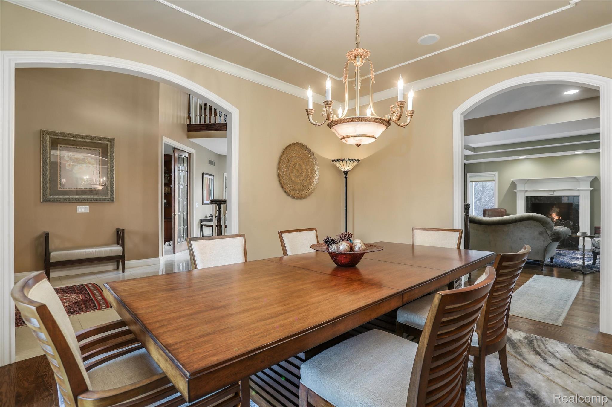 8325 COTSWOLD Lane