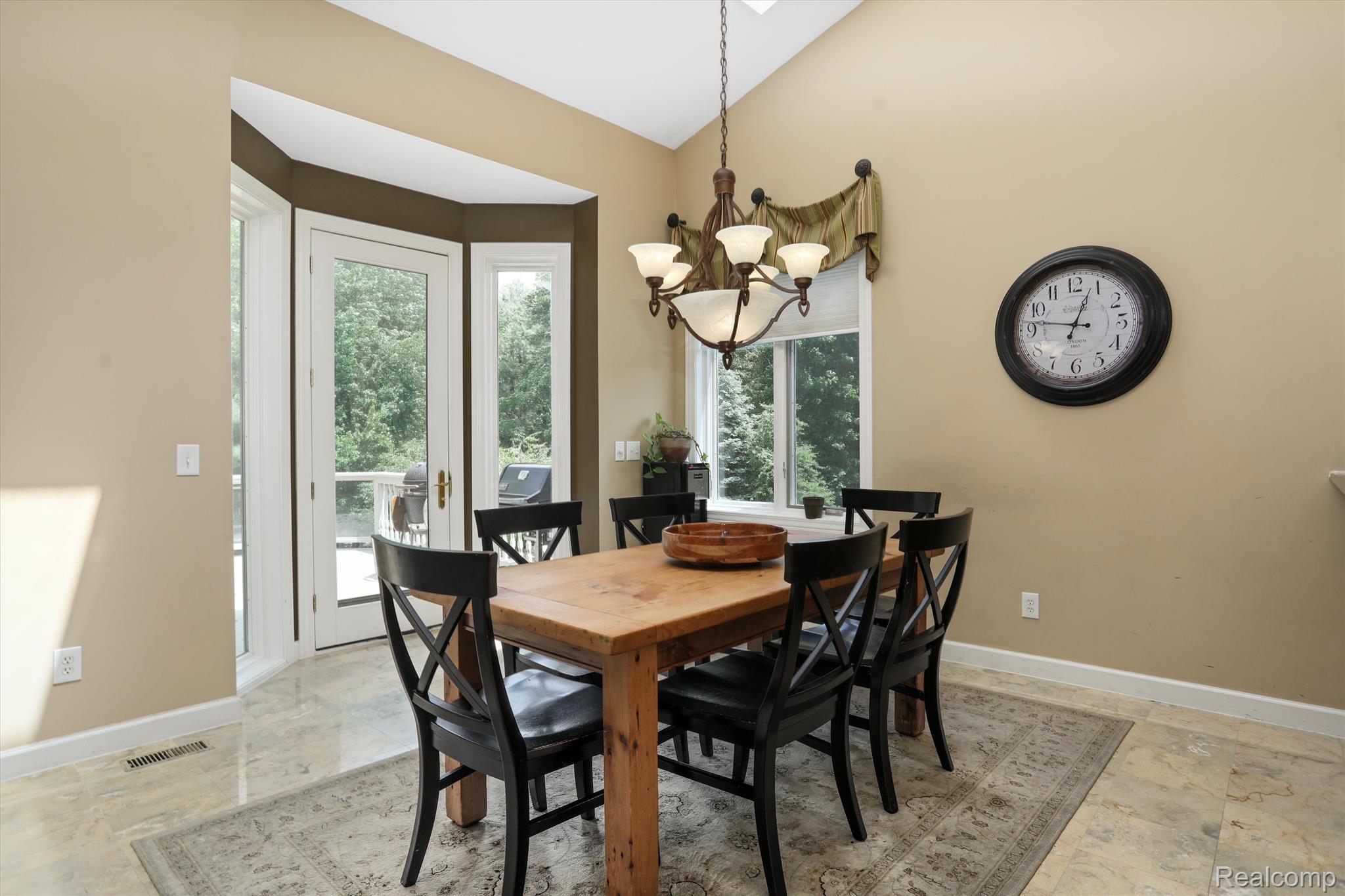 6984 OAKHURST RIDGE Road