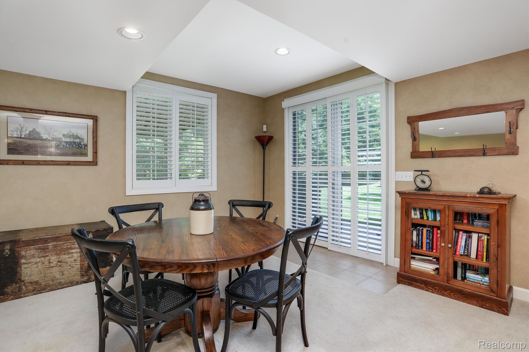 6984 OAKHURST RIDGE Road