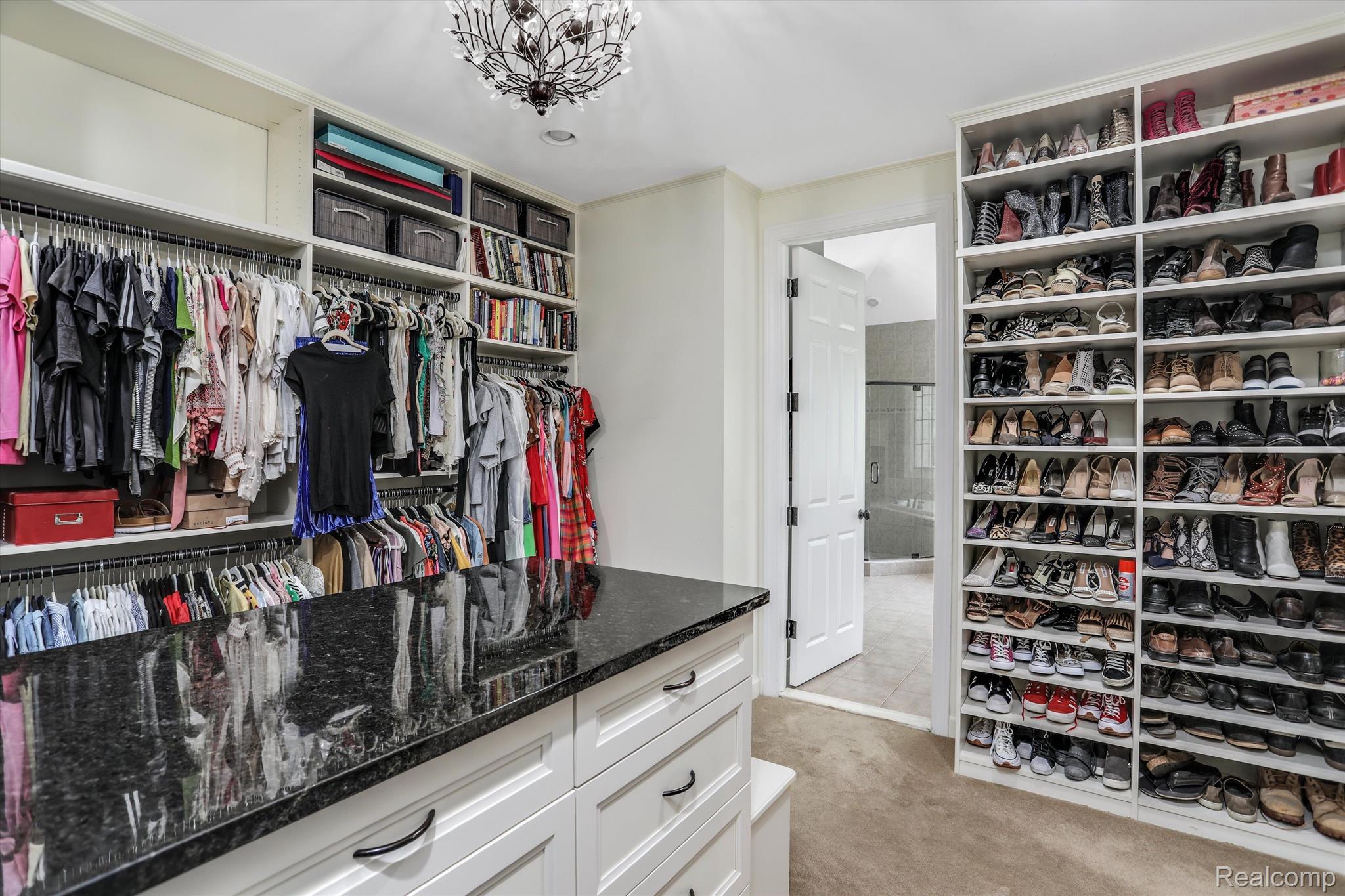 6984 OAKHURST RIDGE Road