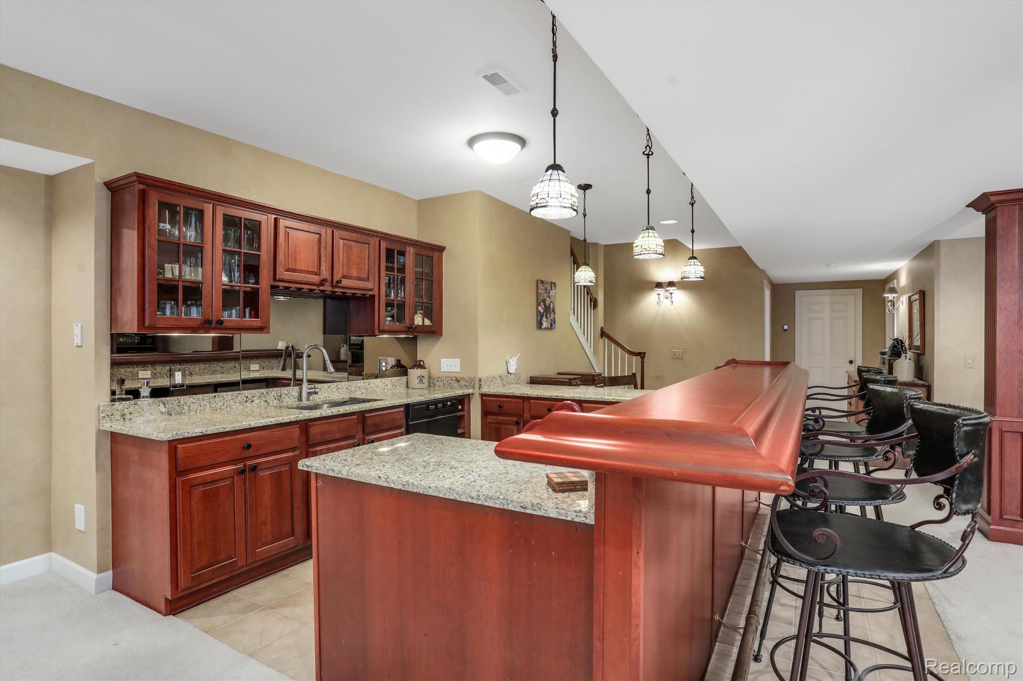 6984 OAKHURST RIDGE Road