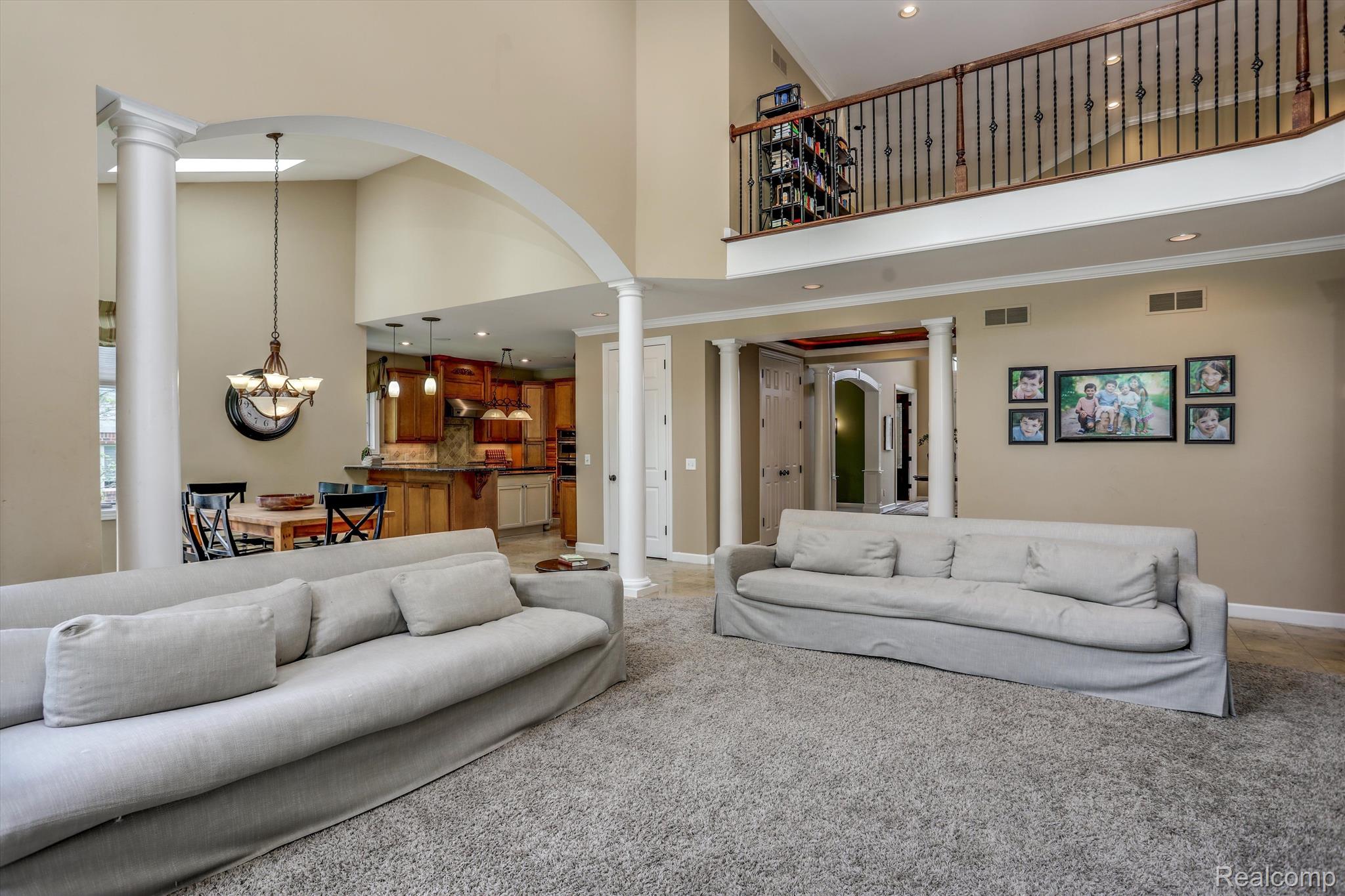 6984 OAKHURST RIDGE Road