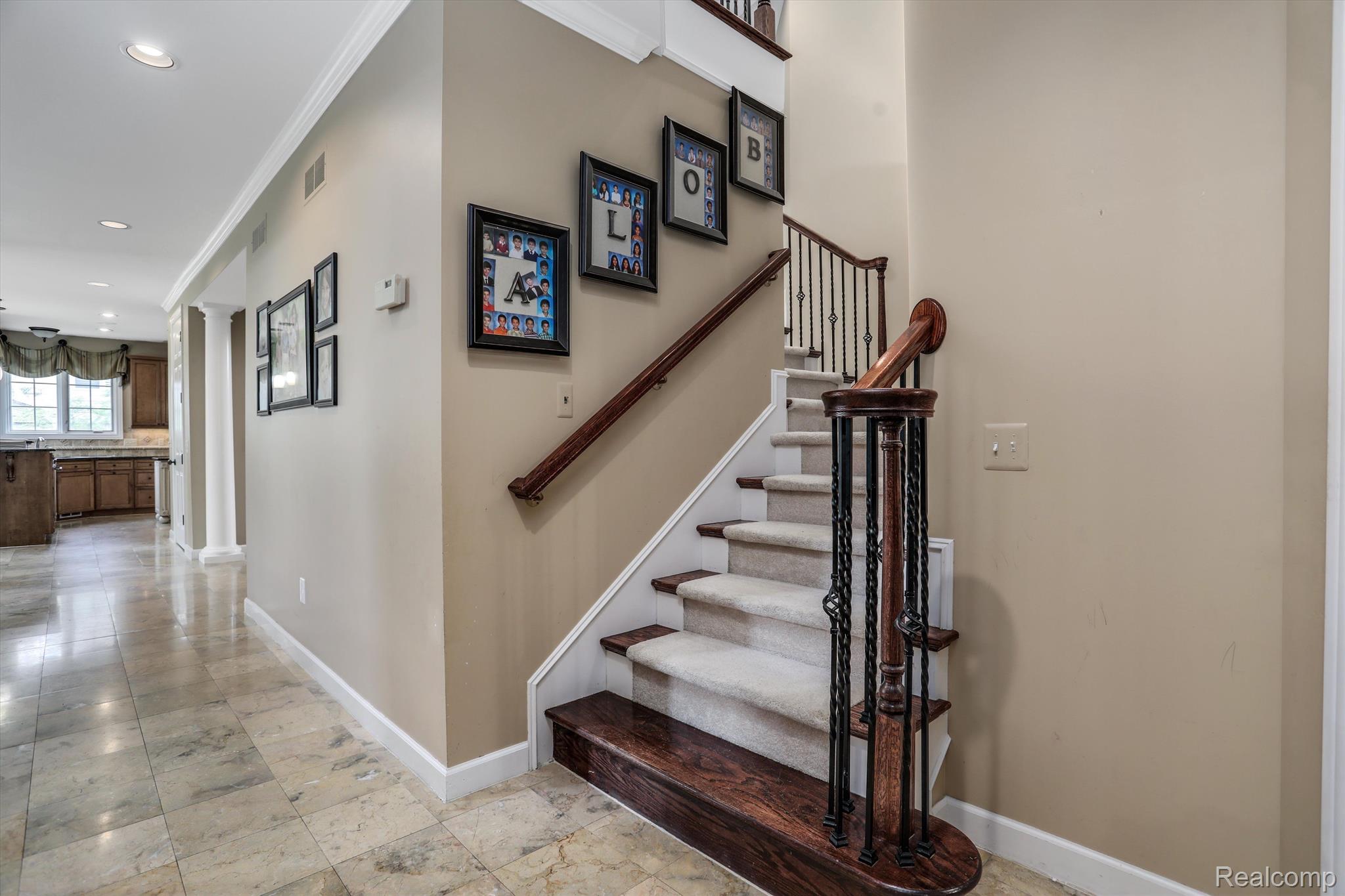 6984 OAKHURST RIDGE Road