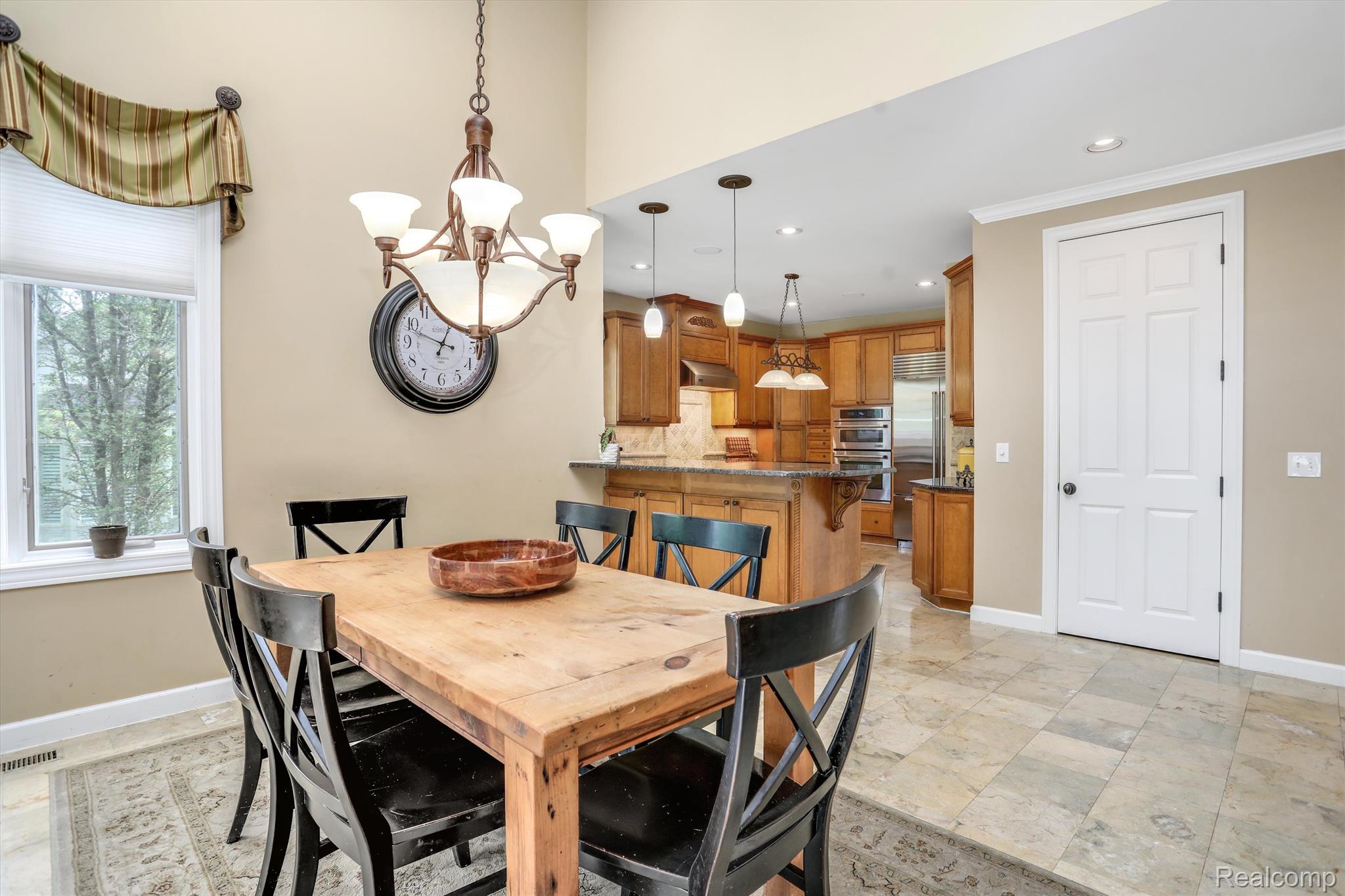 6984 OAKHURST RIDGE Road