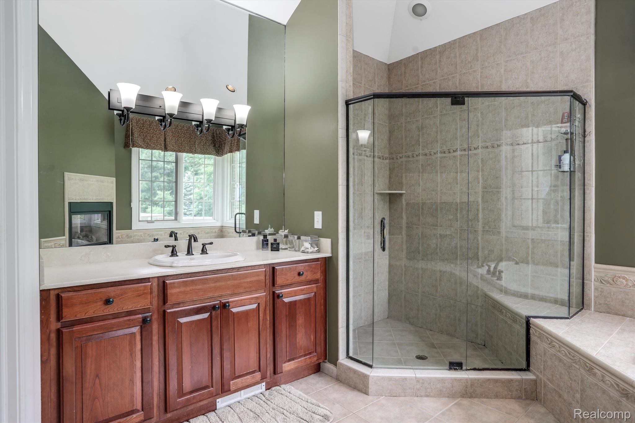 6984 OAKHURST RIDGE Road