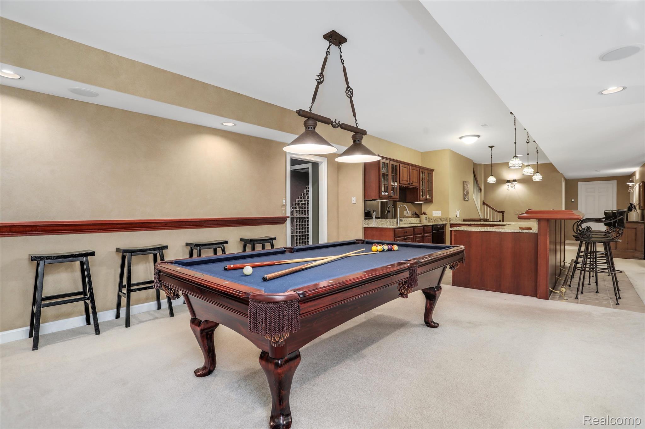 6984 OAKHURST RIDGE Road