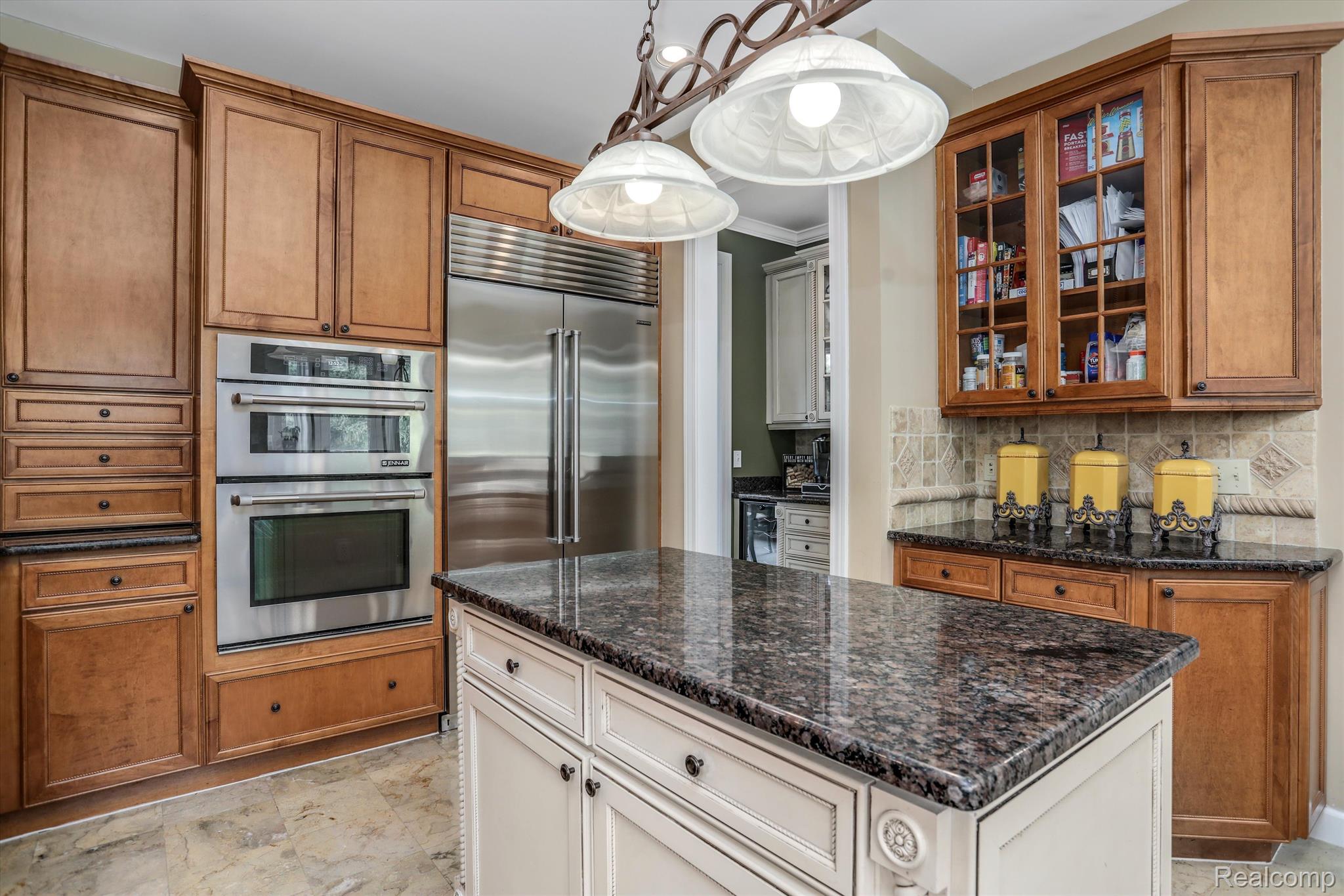 6984 OAKHURST RIDGE Road