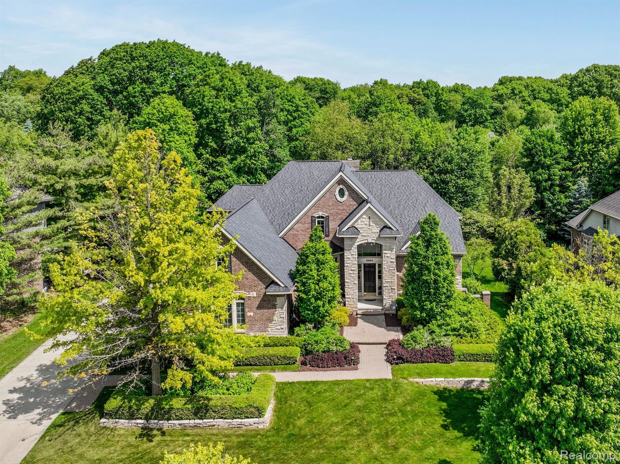 6984 OAKHURST RIDGE Road