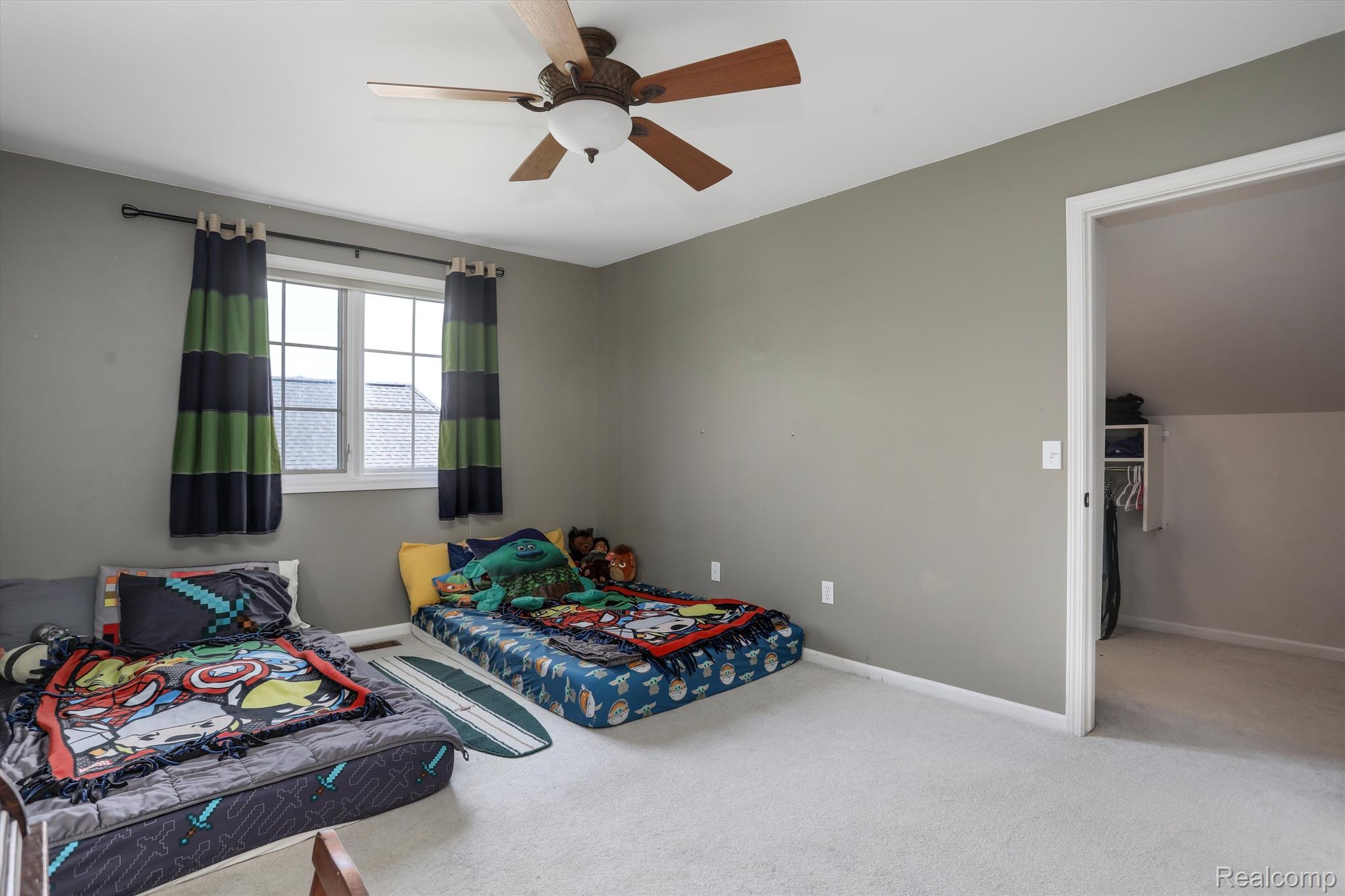 6984 OAKHURST RIDGE Road