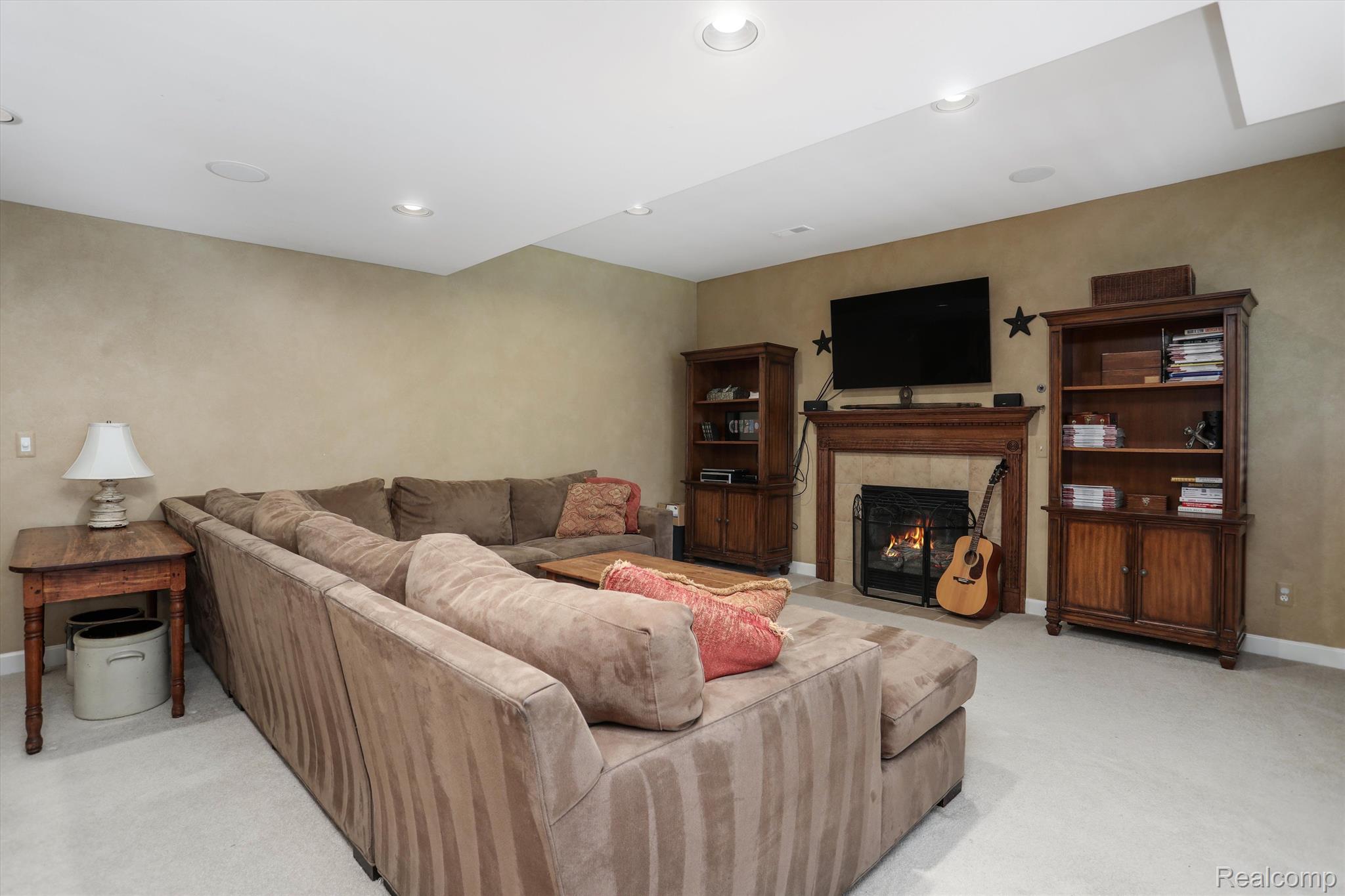 6984 OAKHURST RIDGE Road