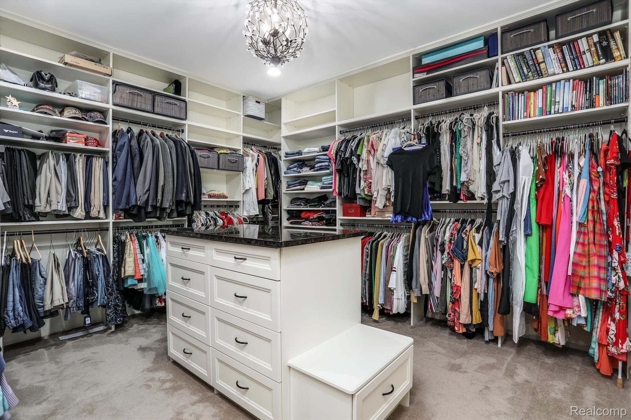 6984 OAKHURST RIDGE Road