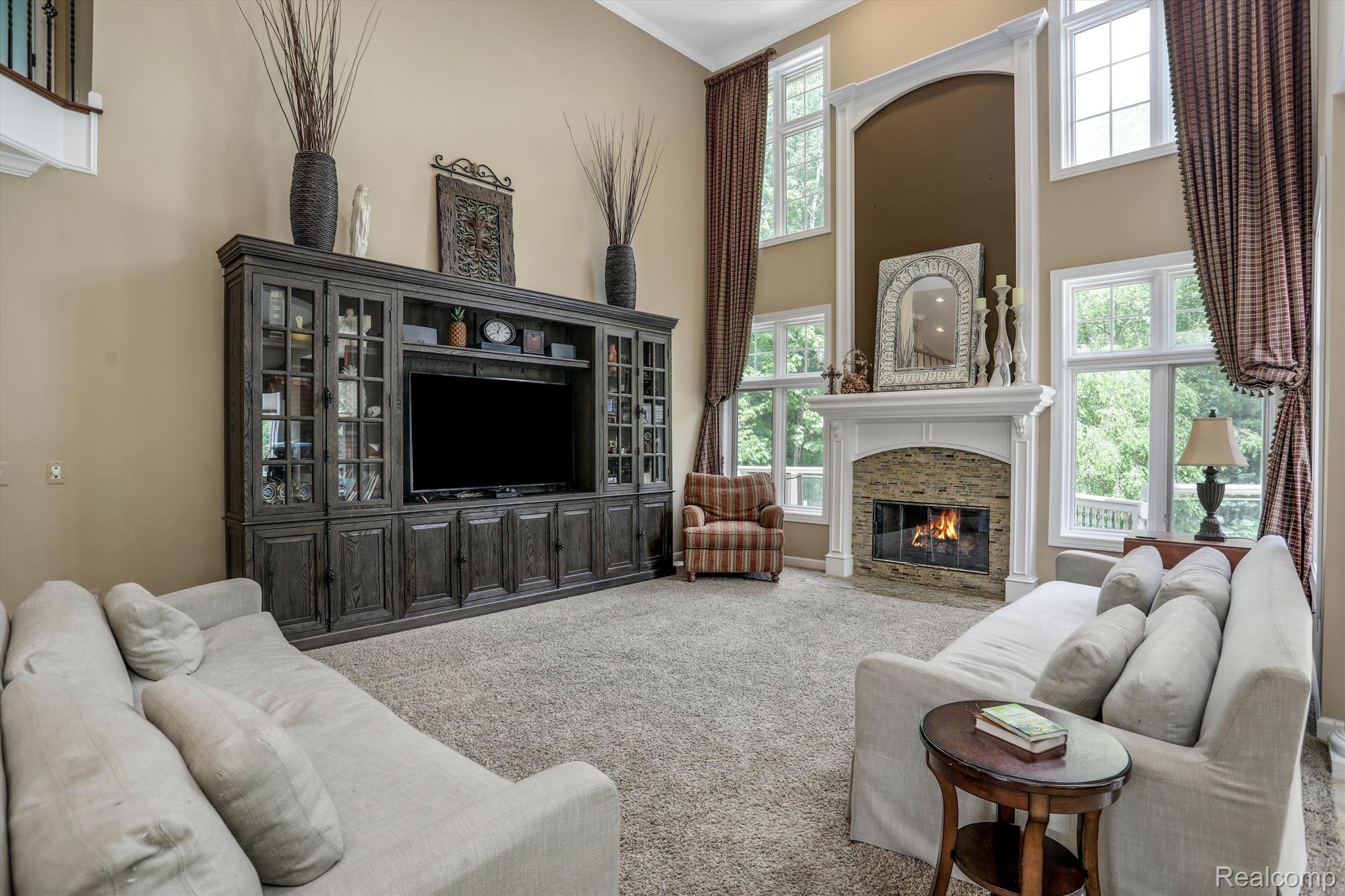 6984 OAKHURST RIDGE Road