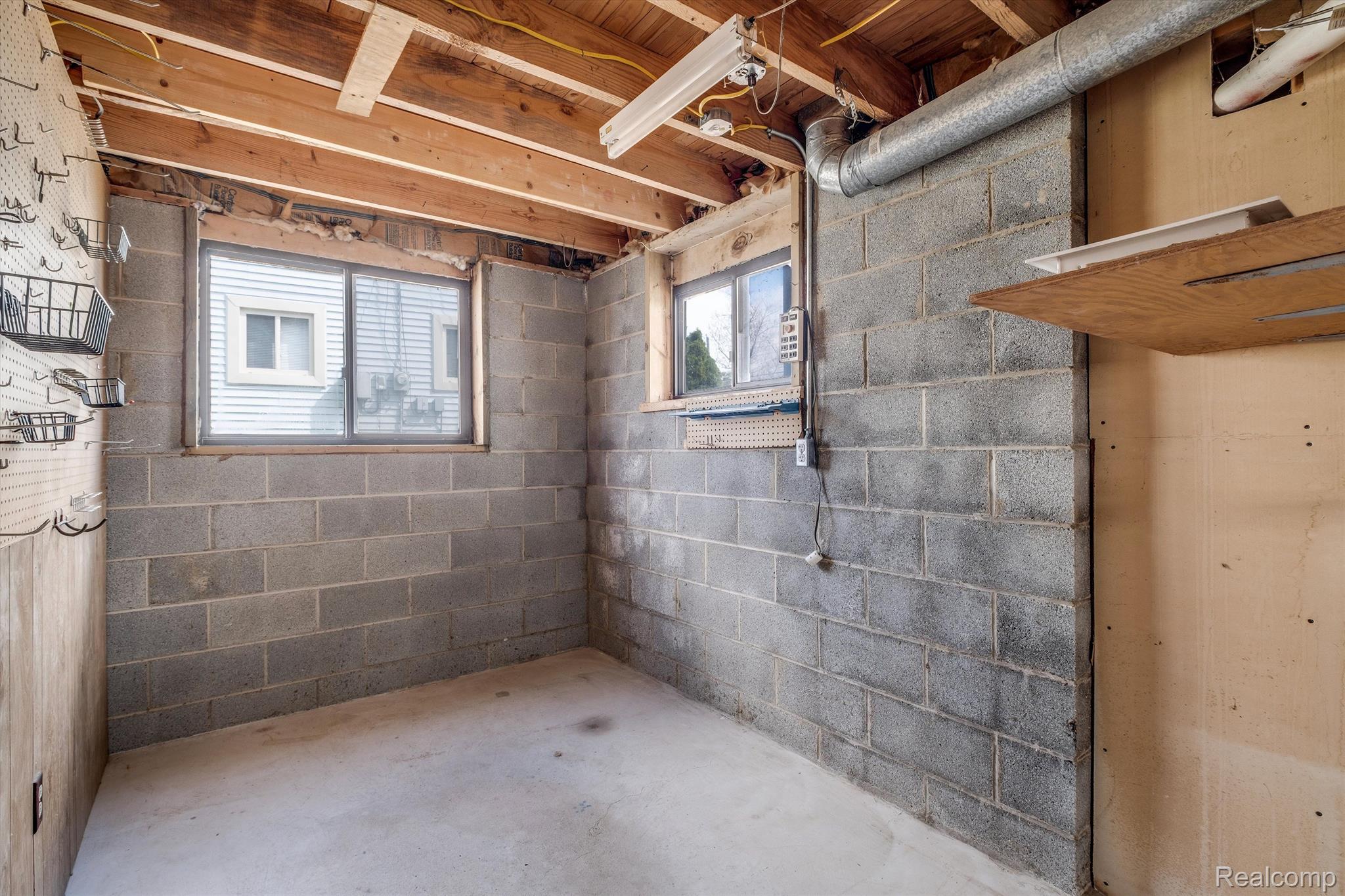 9136 BUCKINGHAM Street