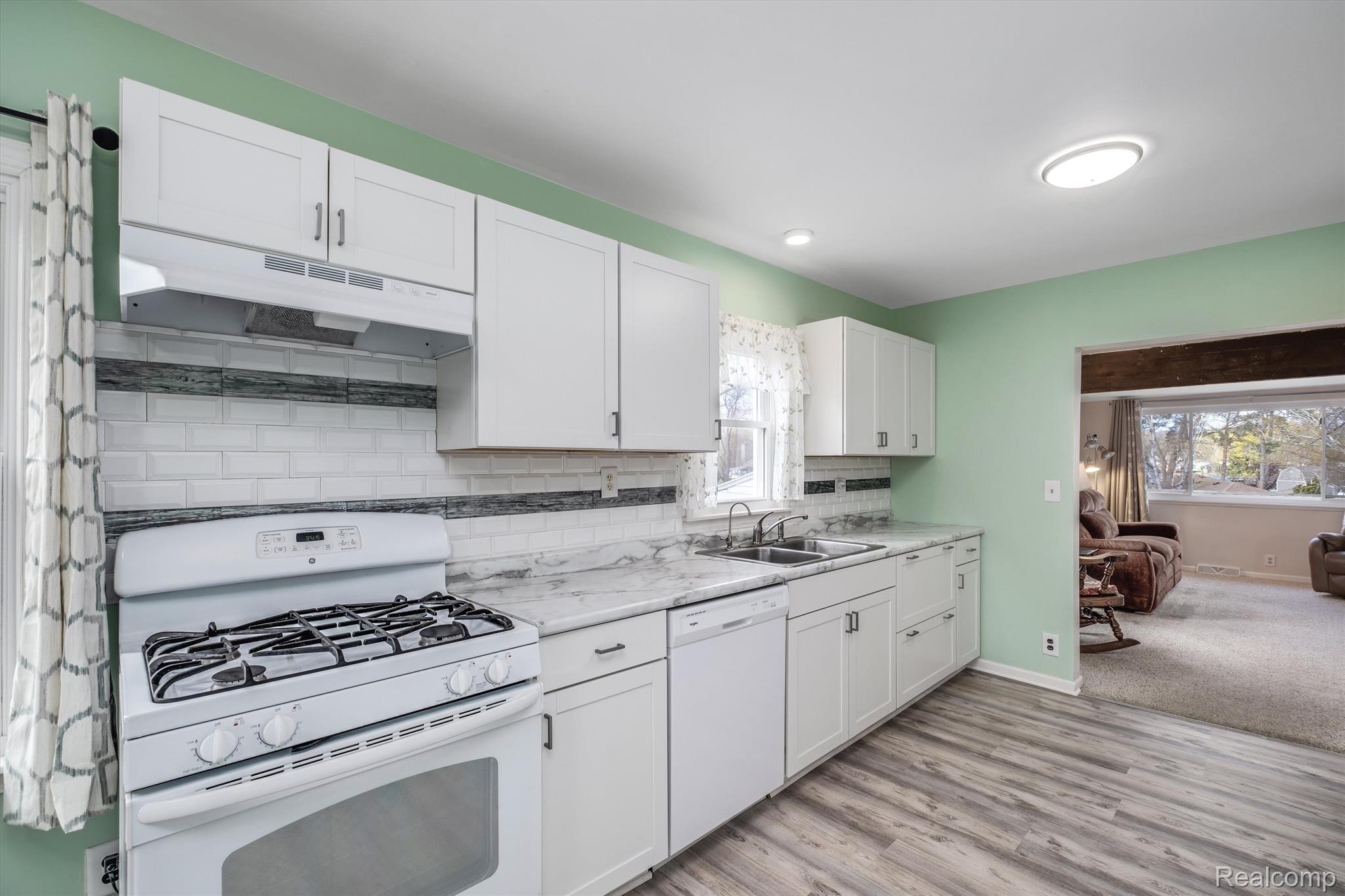 9136 BUCKINGHAM Street