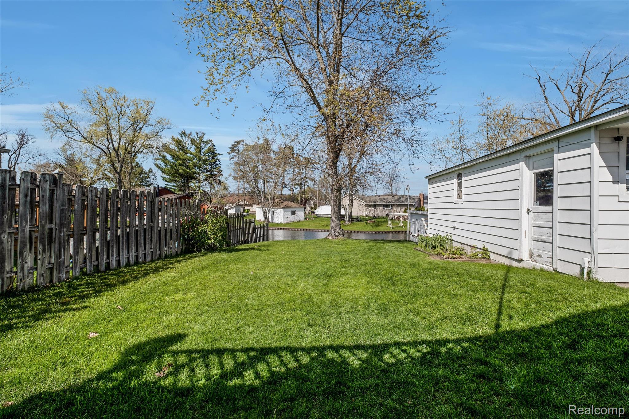 9136 BUCKINGHAM Street