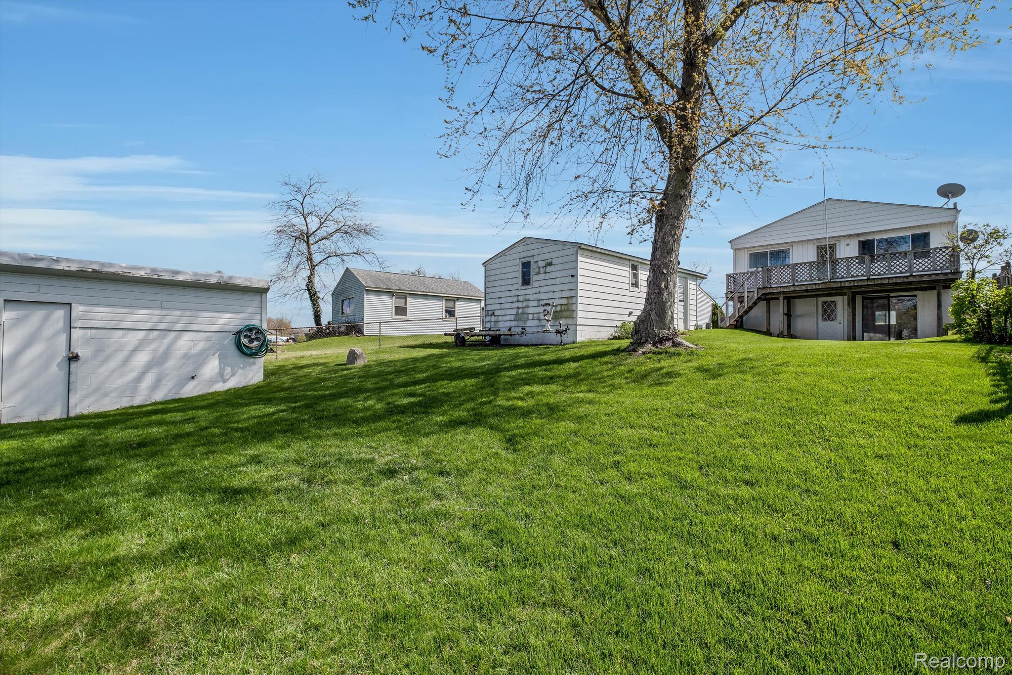 9136 BUCKINGHAM Street