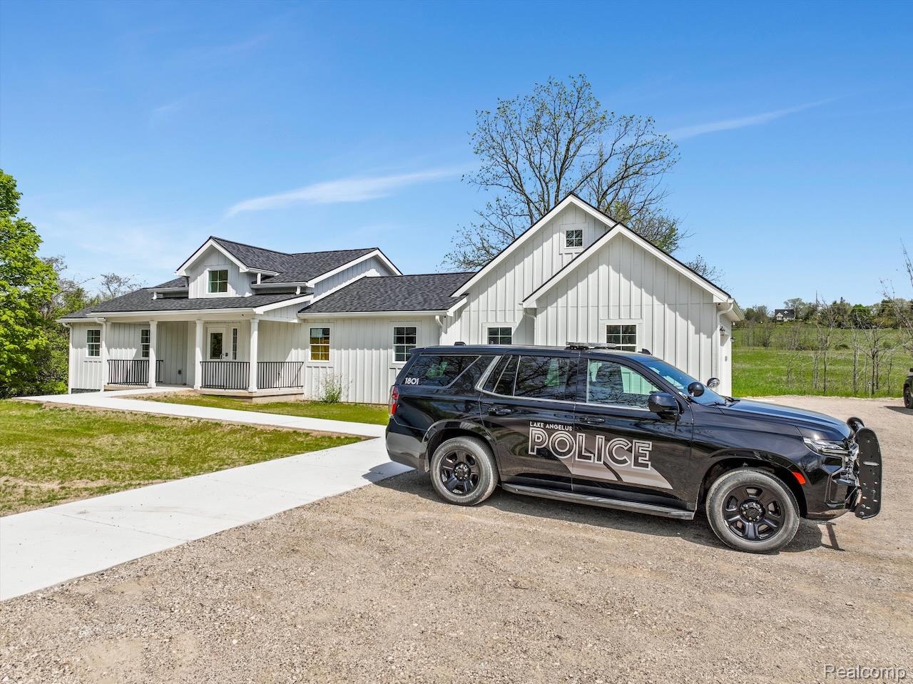 940 LAKE ANGELUS Shores