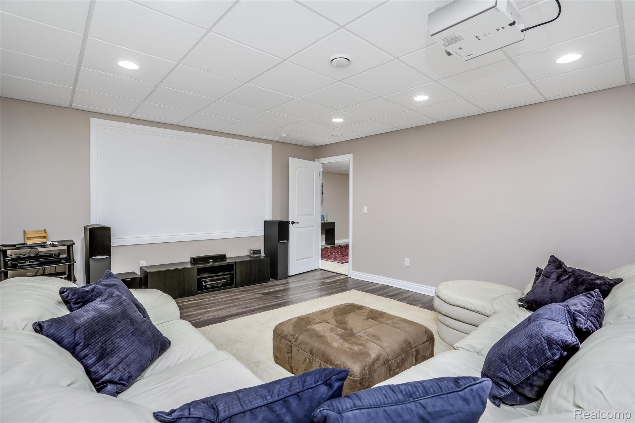 6929 OAKHURST RIDGE Road