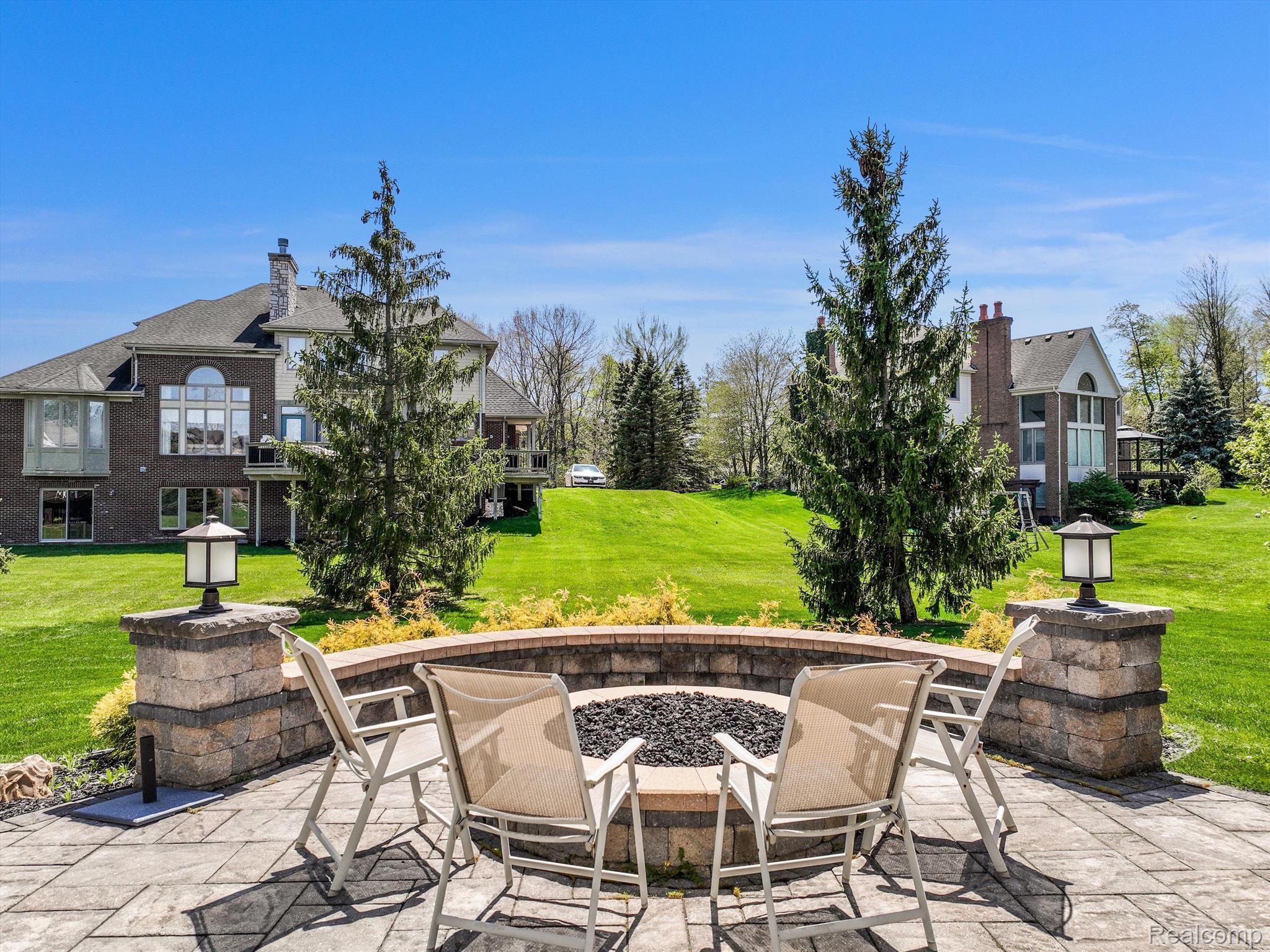 6929 OAKHURST RIDGE Road